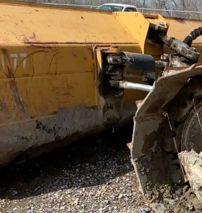 2013 DEERE 550K LGP - view 15 of 16