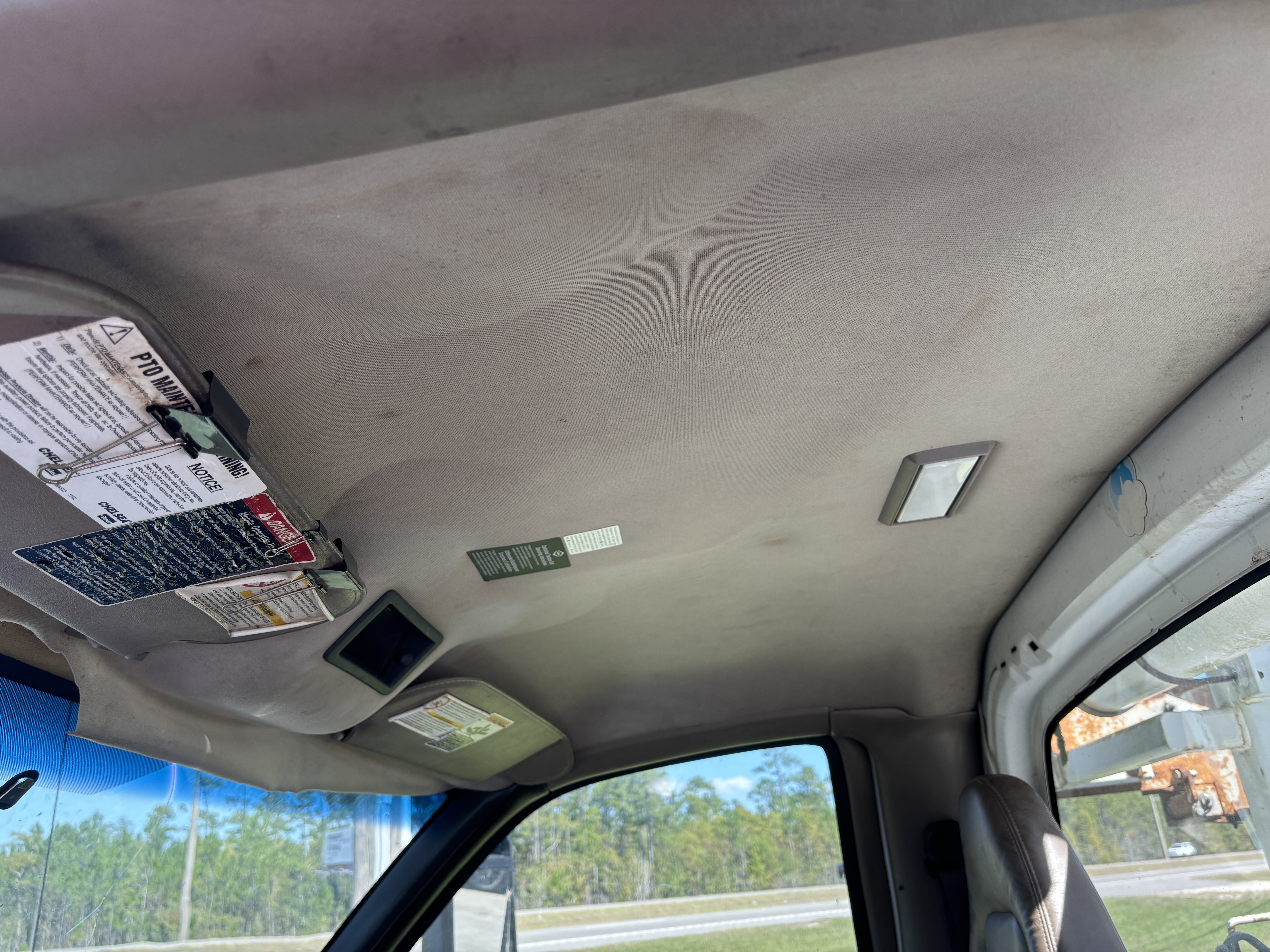 2005 CHEVROLET C7500 - view 9 of 18