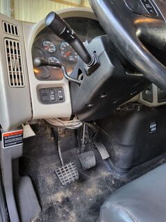 2011 ALTEC LRV 56 - Image 9