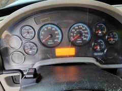 2011 ALTEC LRV 56 - Image 10