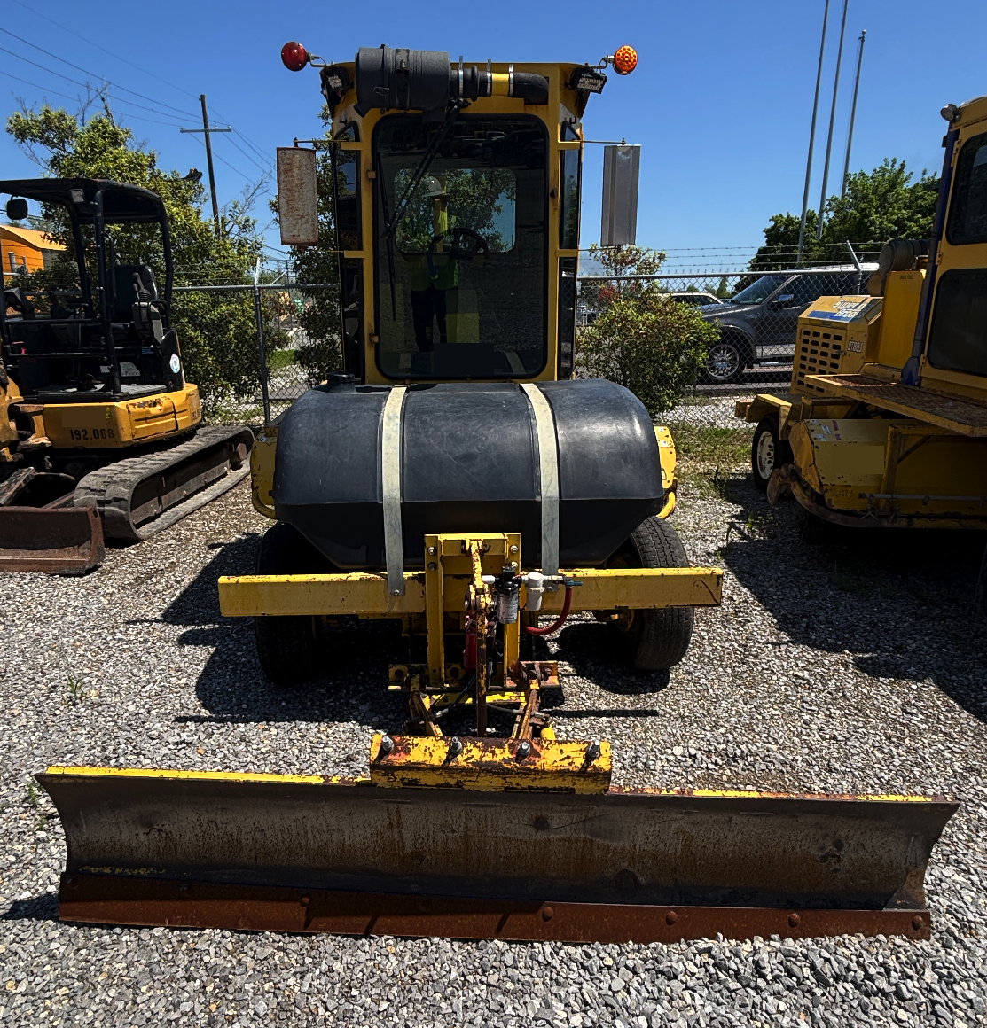 2012 SUPERIOR BROOM DT80J - view 2 of 11