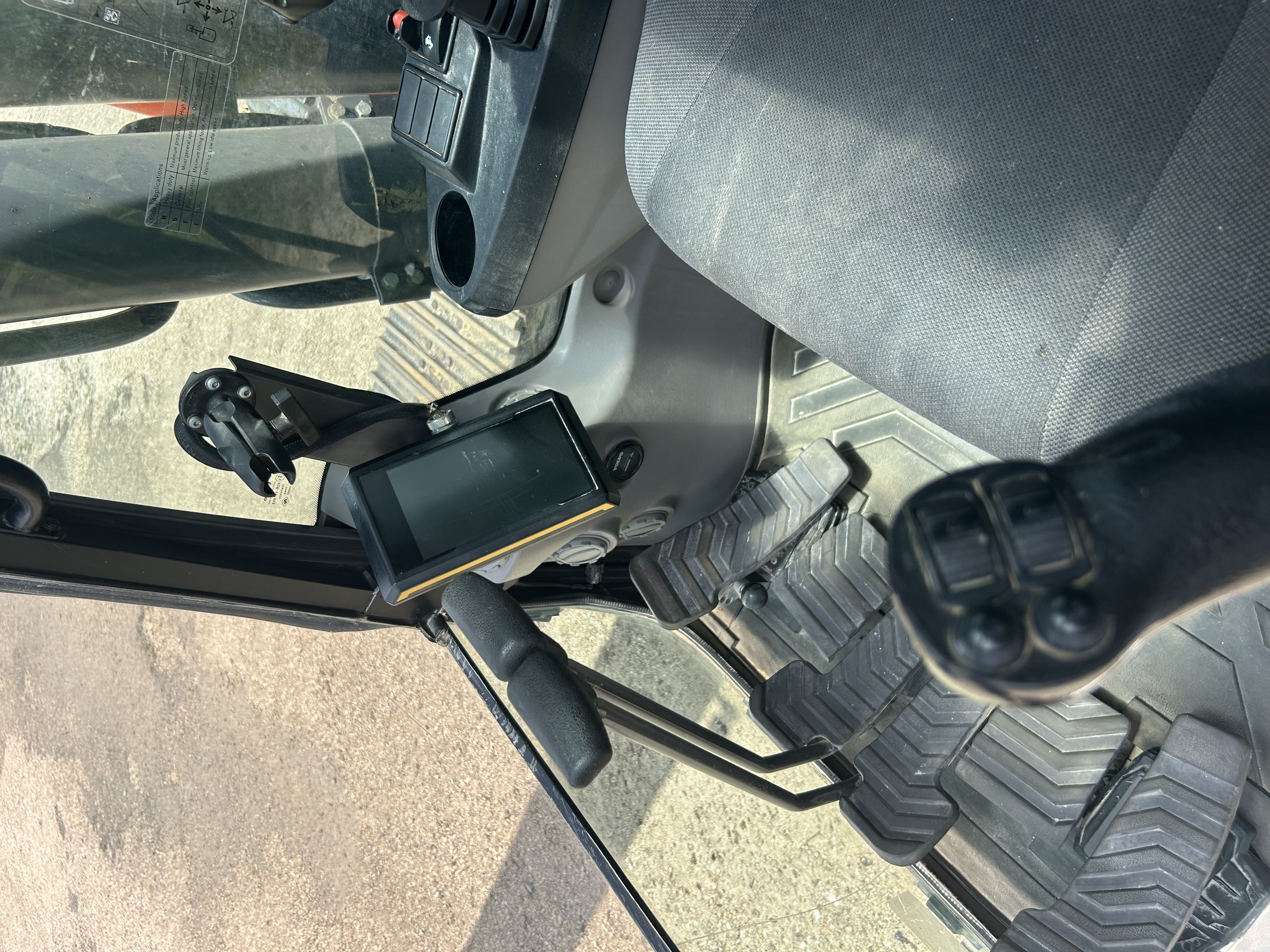 2022 VOLVO EC300EL - view 9 of 22