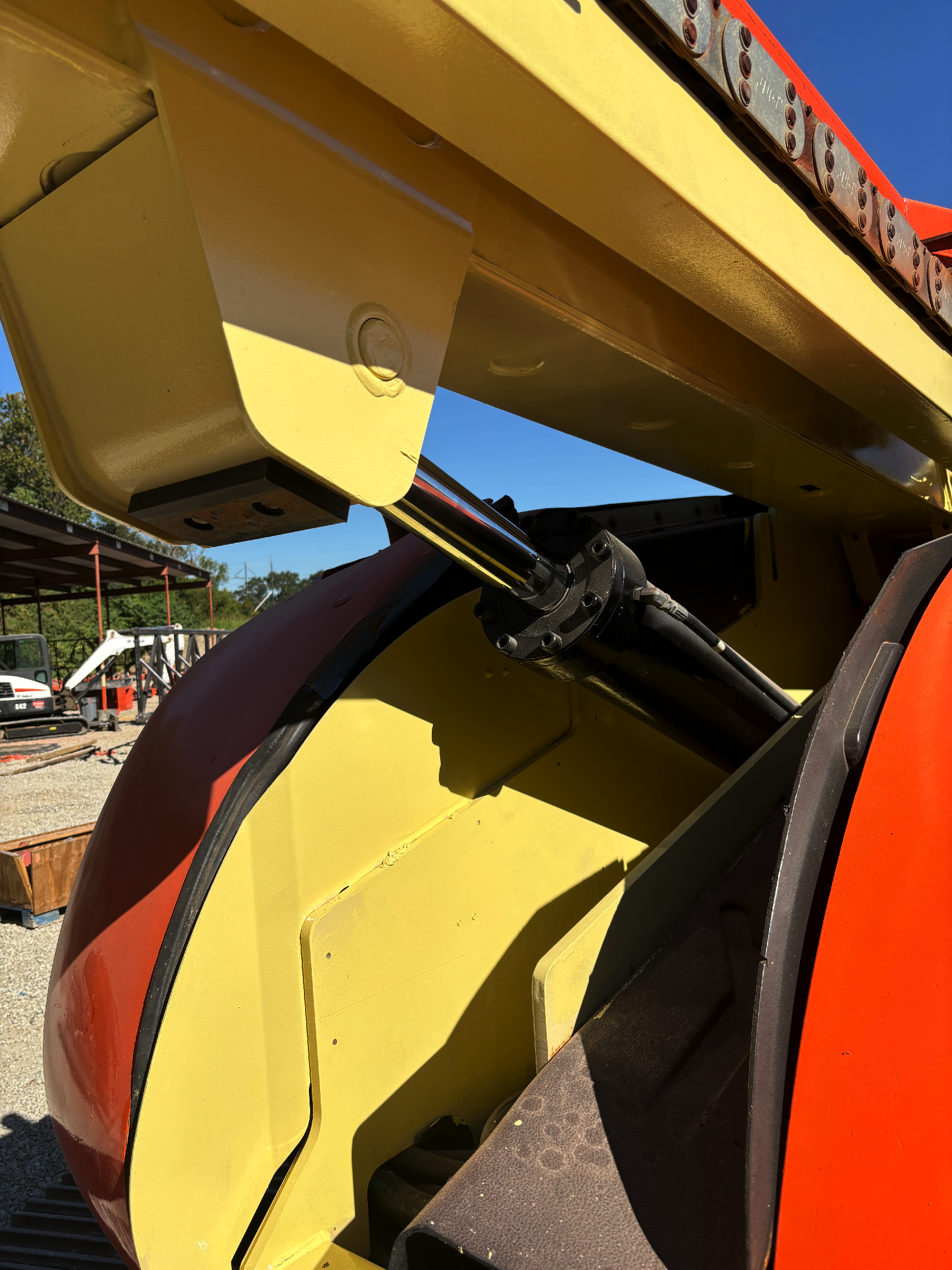 2004 JLG 660SJC - view 12 of 17