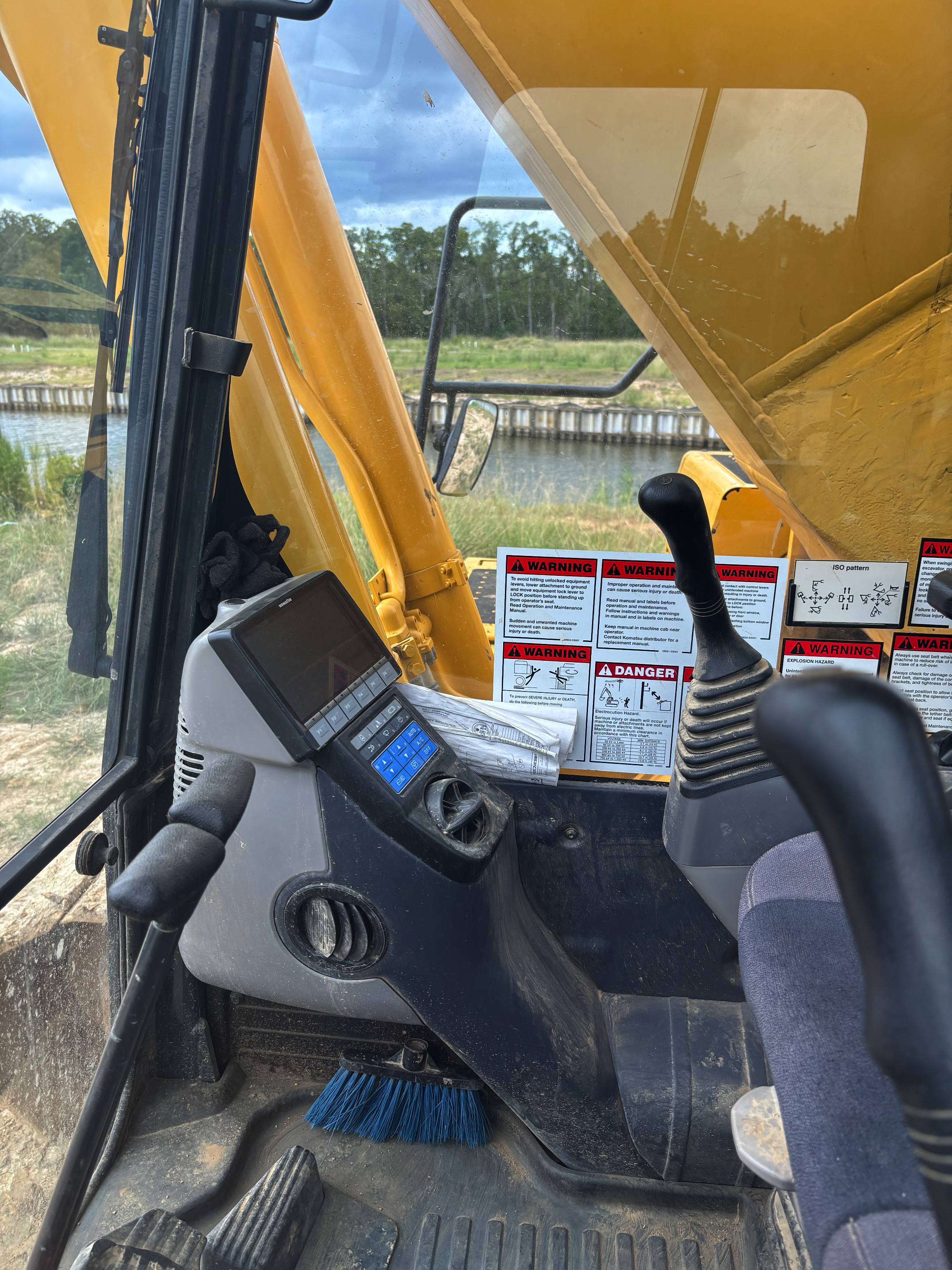 2021 KOMATSU PC360LC-11 - view 14 of 16