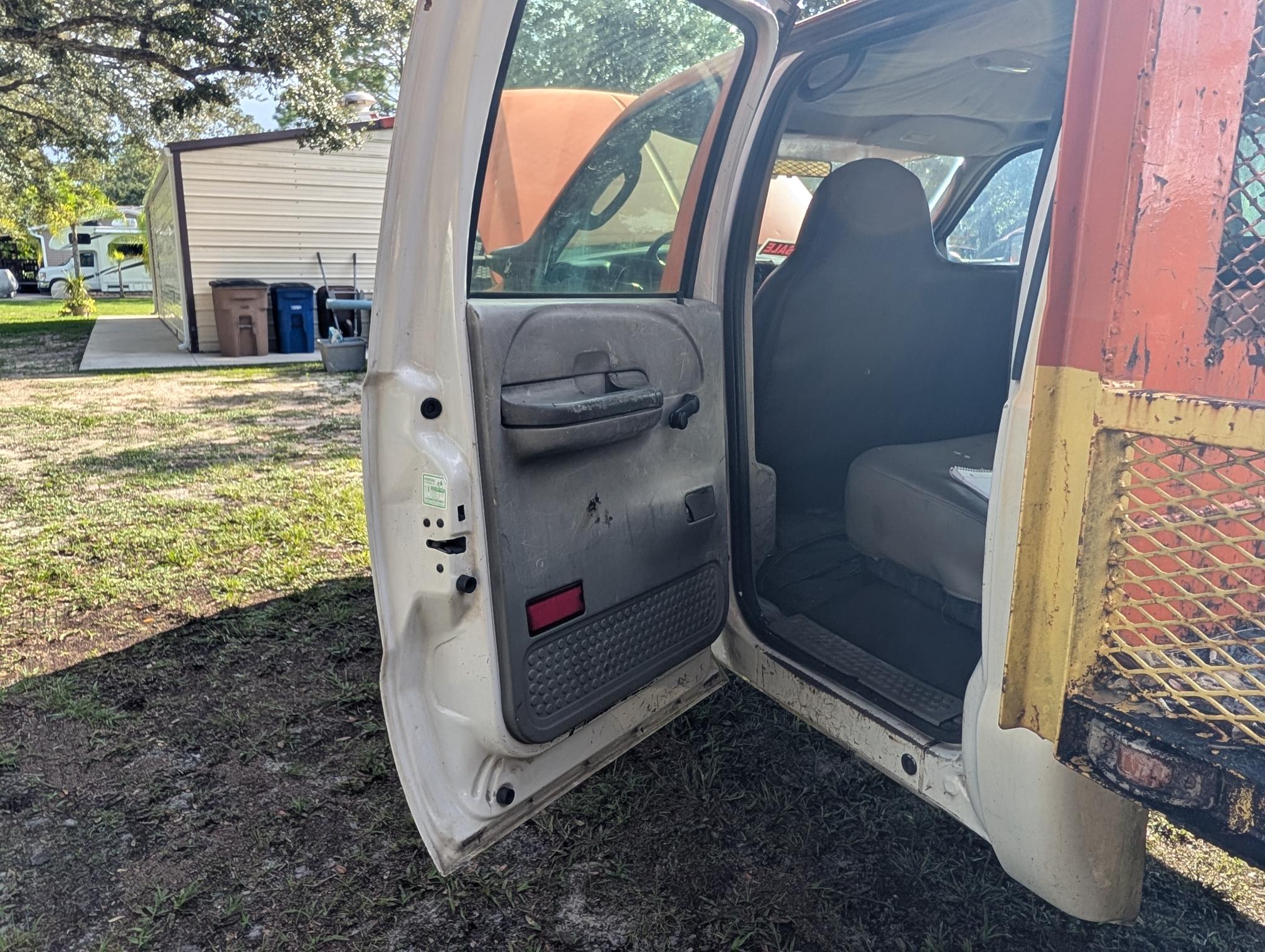 2003 FORD F550 - Image 11