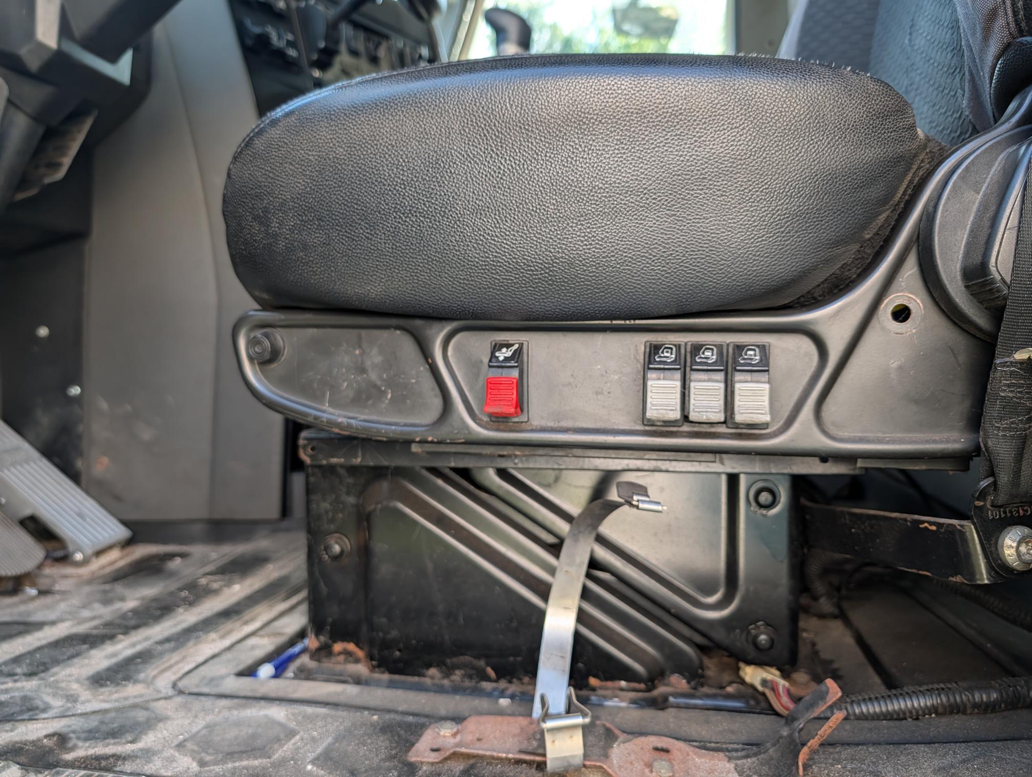 2015 CATERPILLAR CT660 S - Image 25