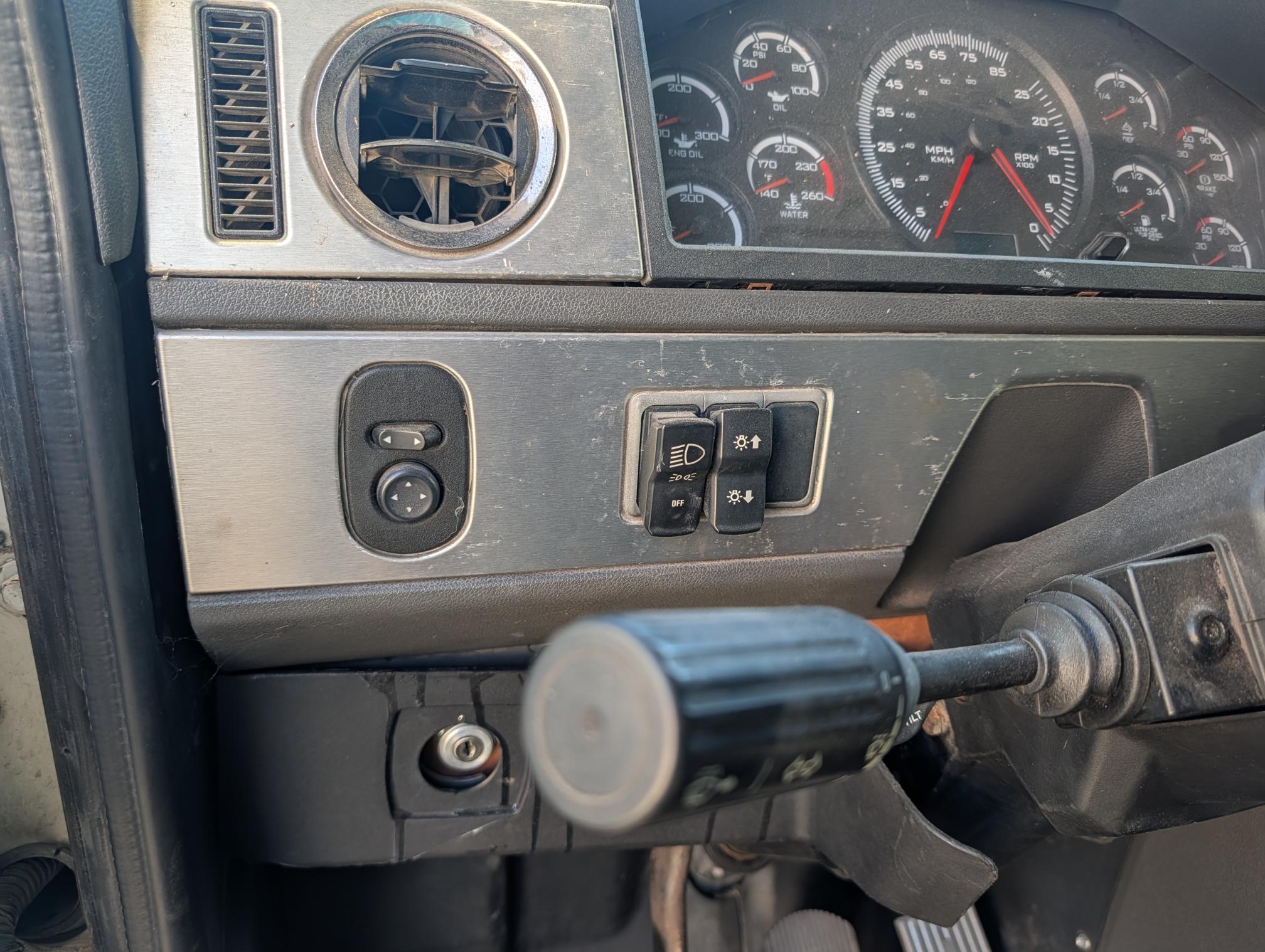 2015 CATERPILLAR CT660 S - Image 30