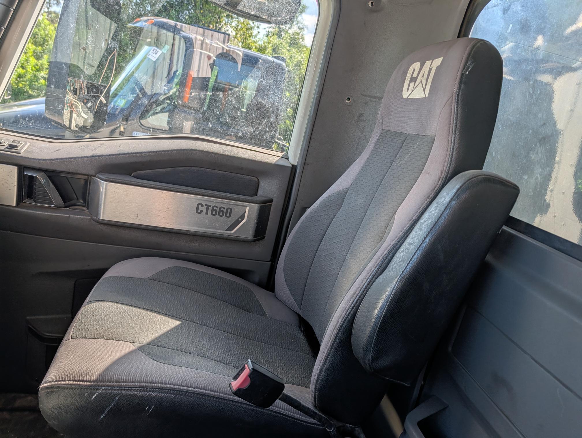 2015 CATERPILLAR CT660 S - Image 27