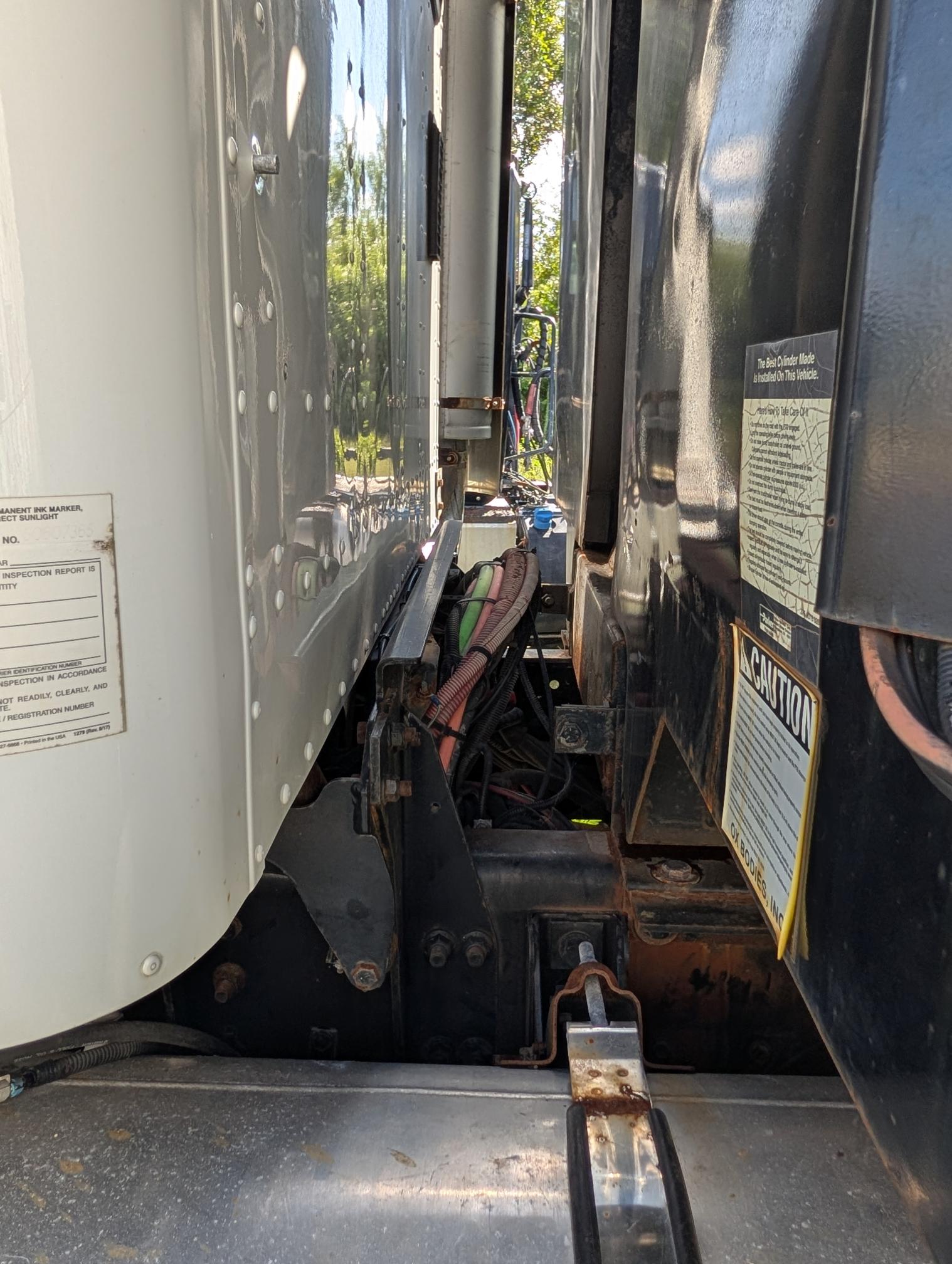 2015 CATERPILLAR CT660 S - Image 9