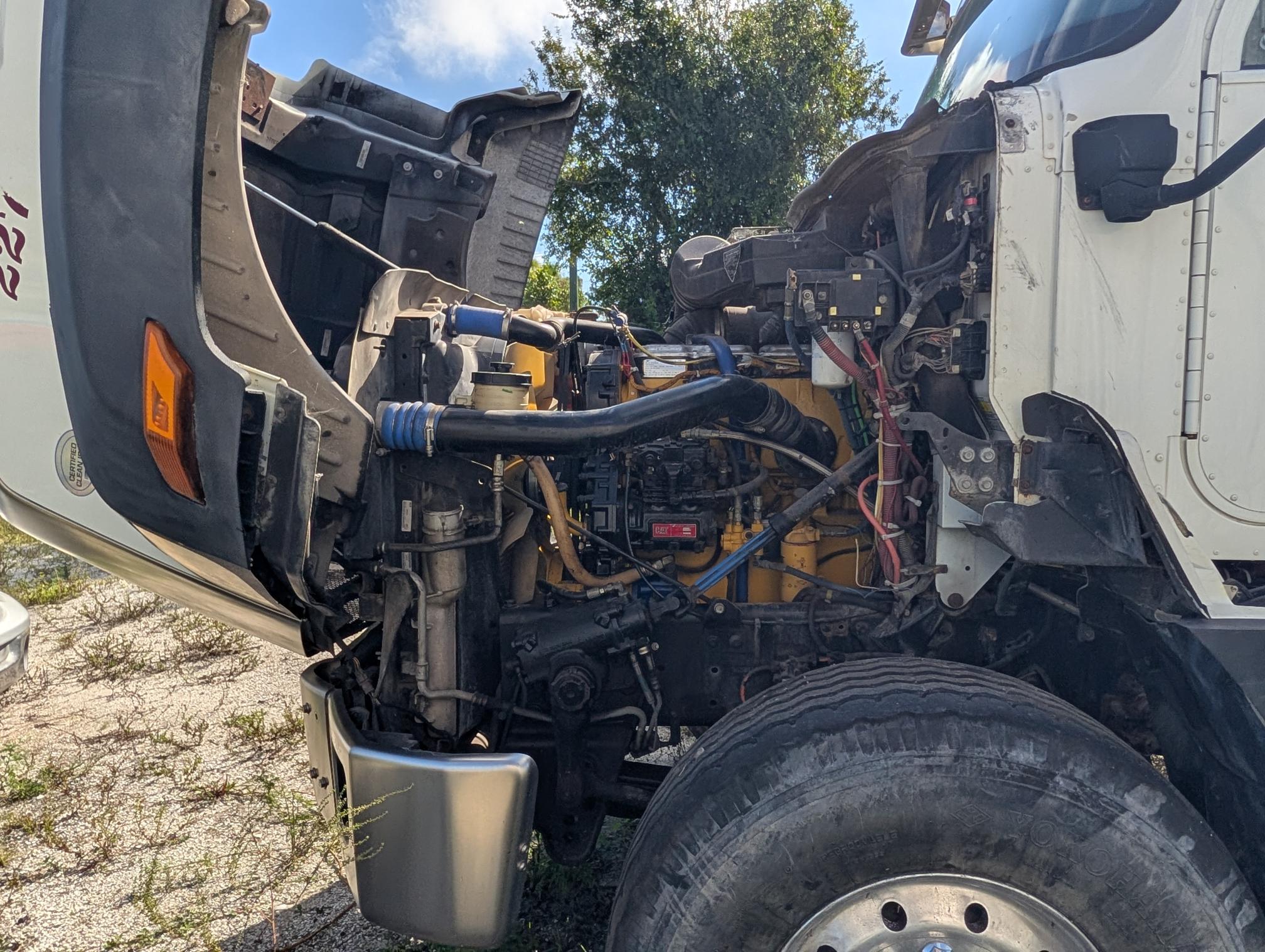 2015 CATERPILLAR CT660 S - Image 38