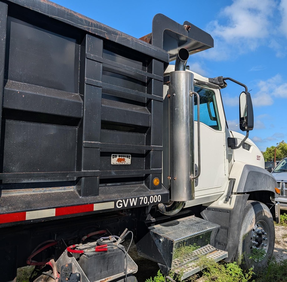 2015 CATERPILLAR CT660 S - Image 8