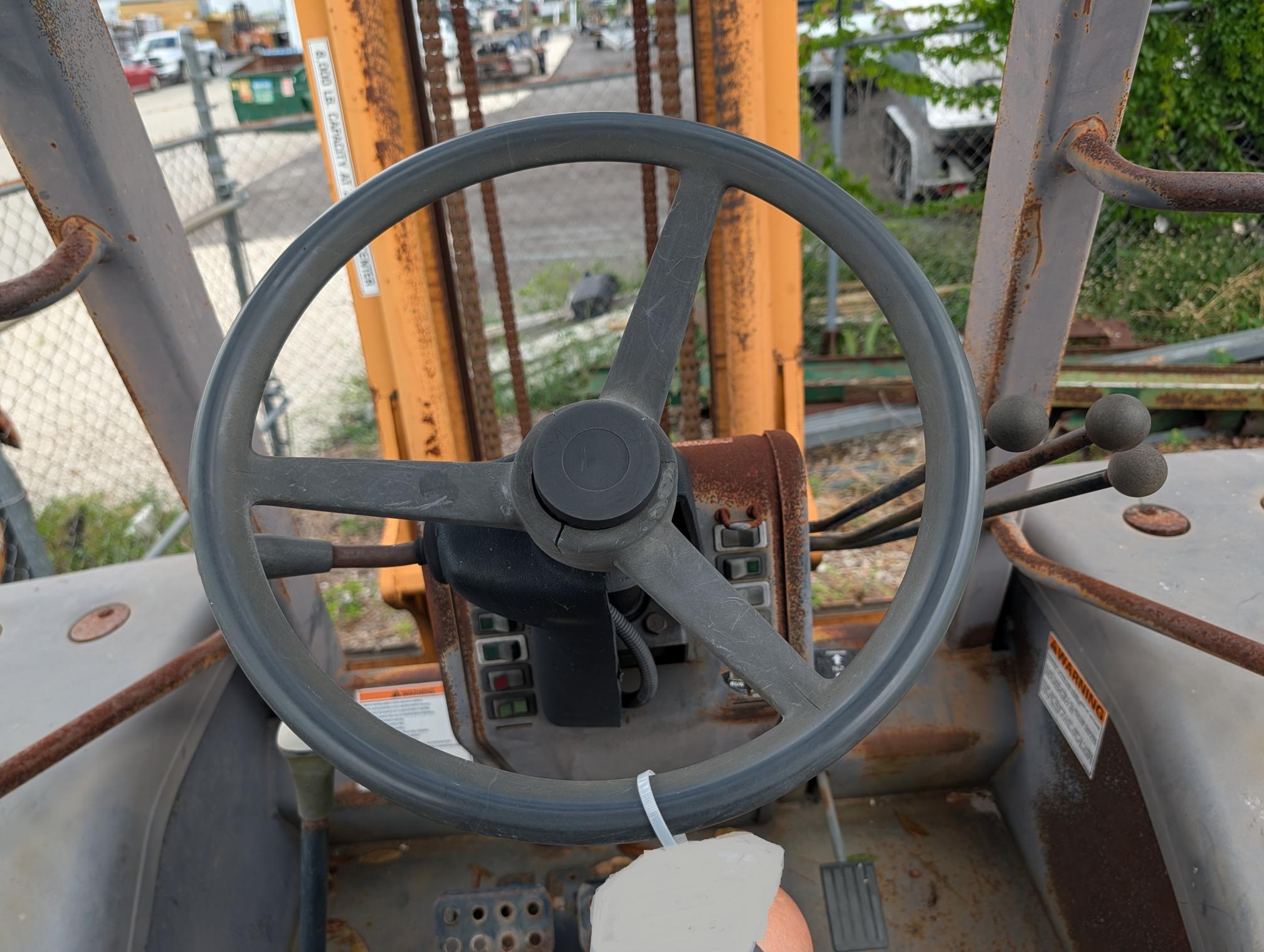 2005 CASE 588G - Image 9