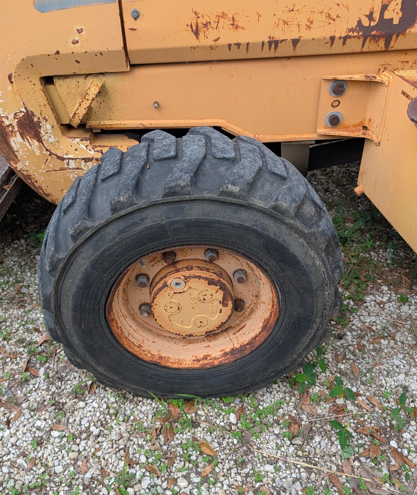 2005 CASE 588G - Image 28