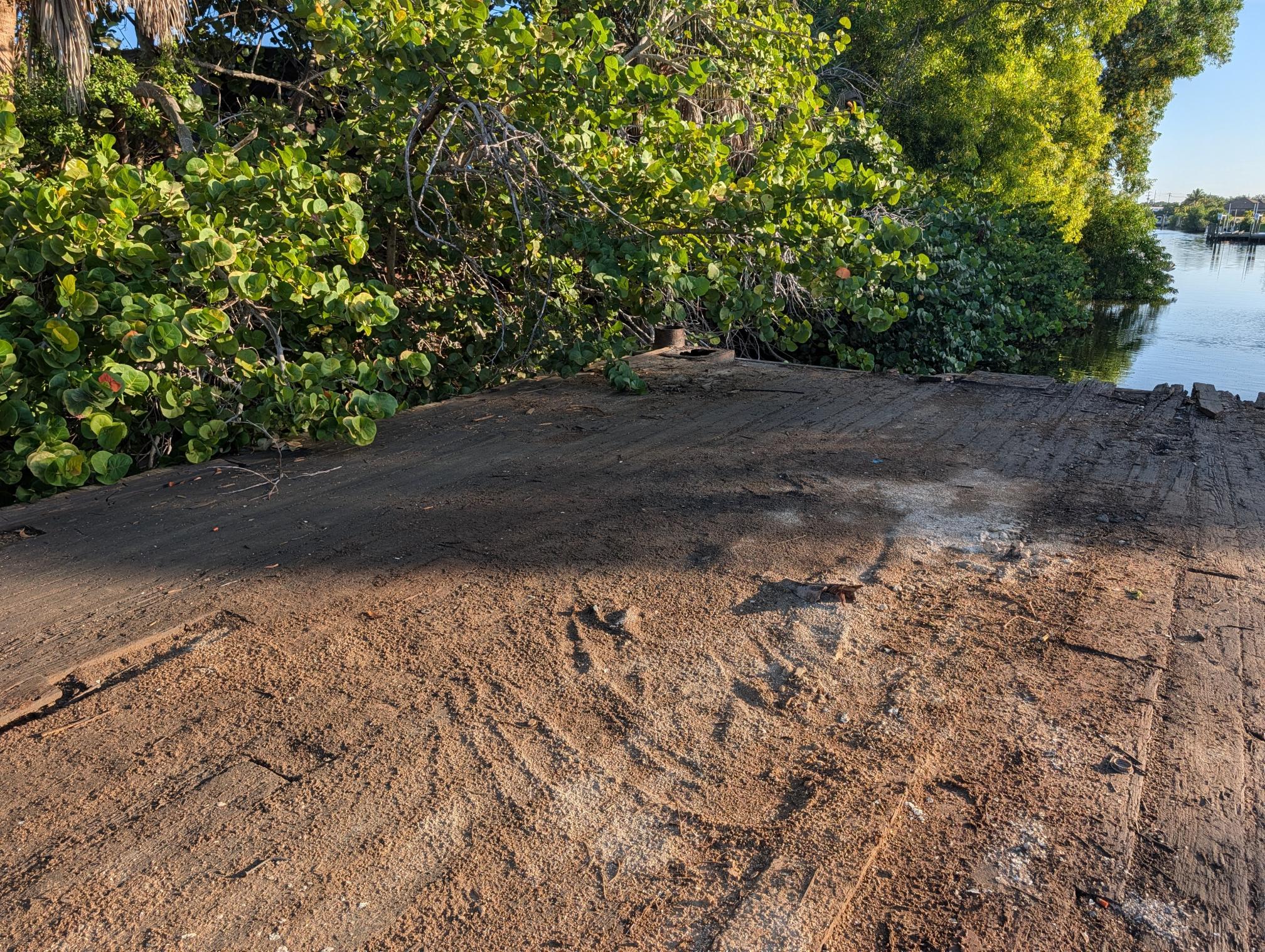 1984  Barge - Image 14