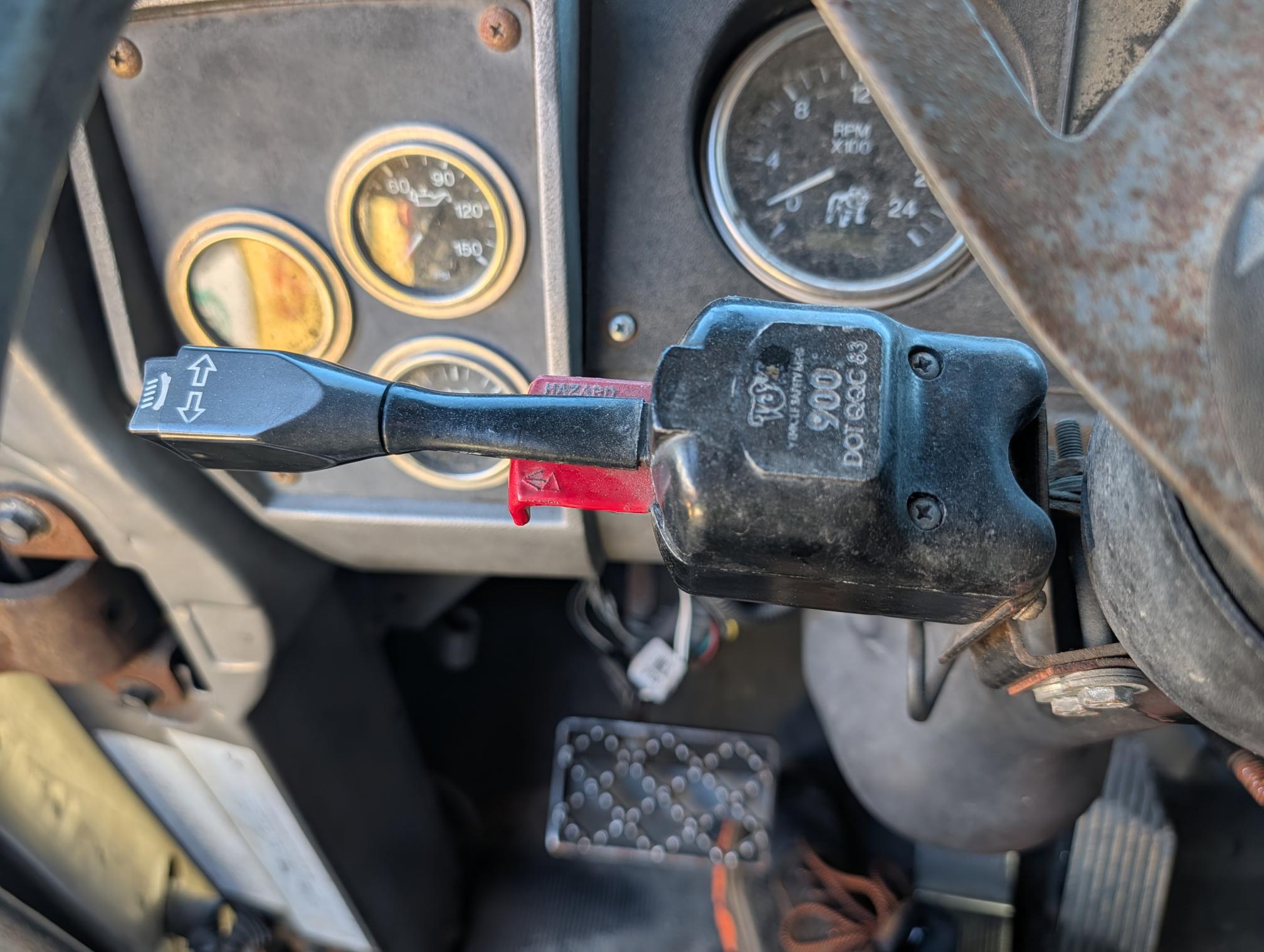 2003 MACK RD688S - Image 12