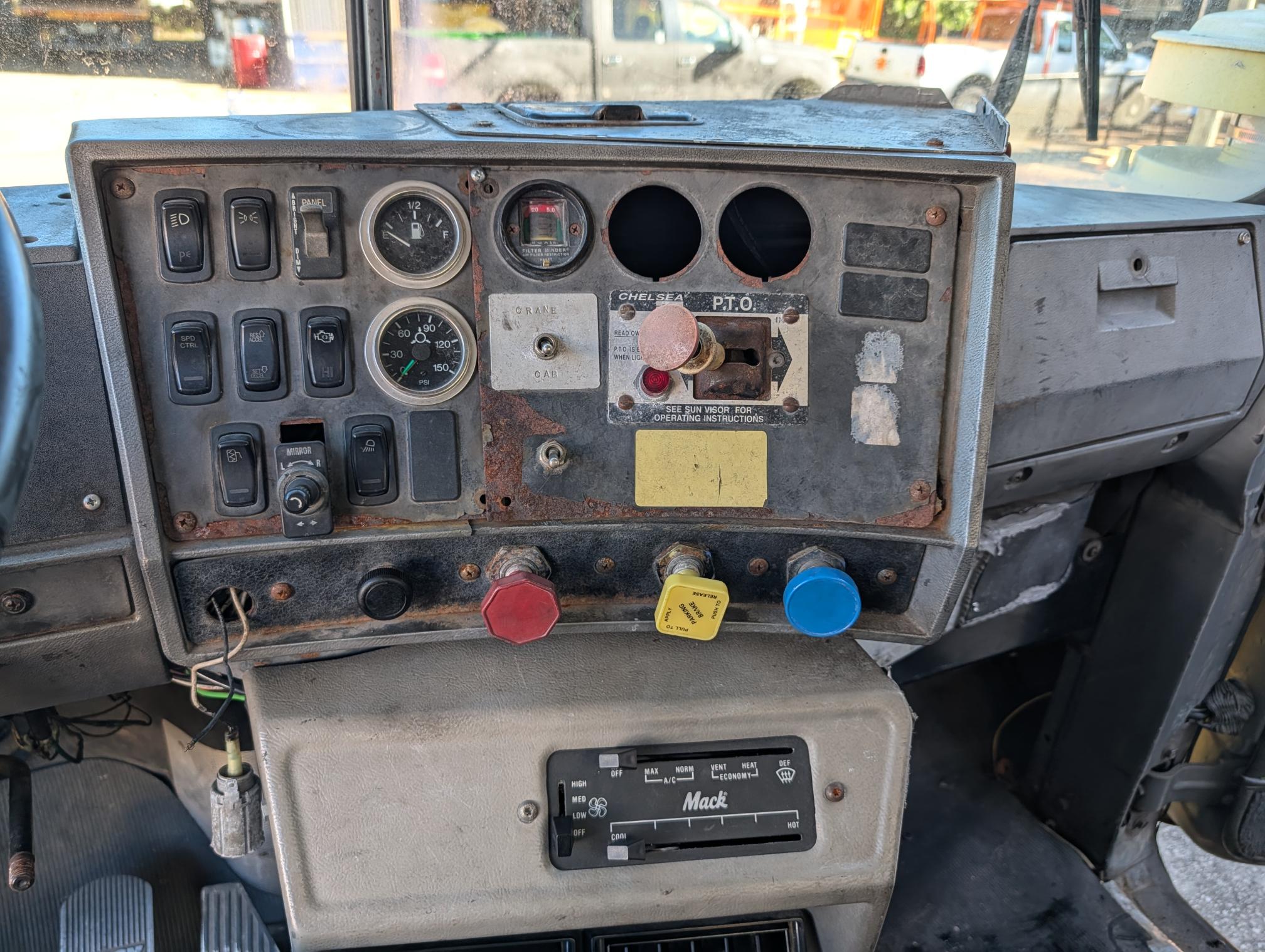 2003 MACK RD688S - Image 13