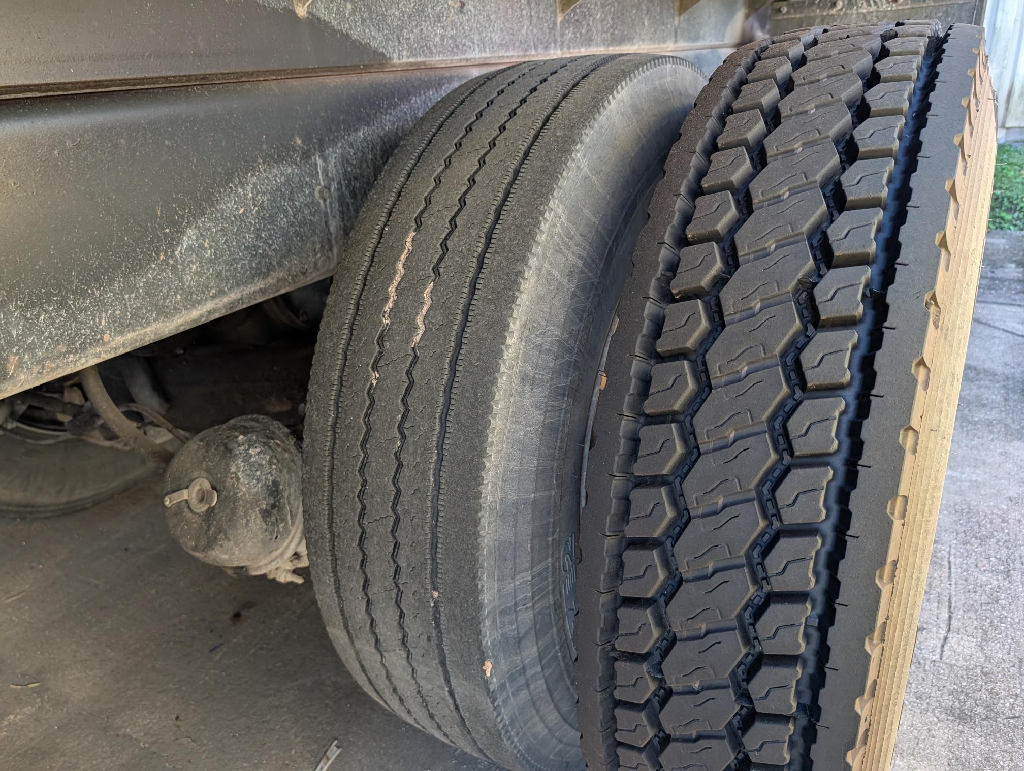 2003 MACK RD688S - Image 31