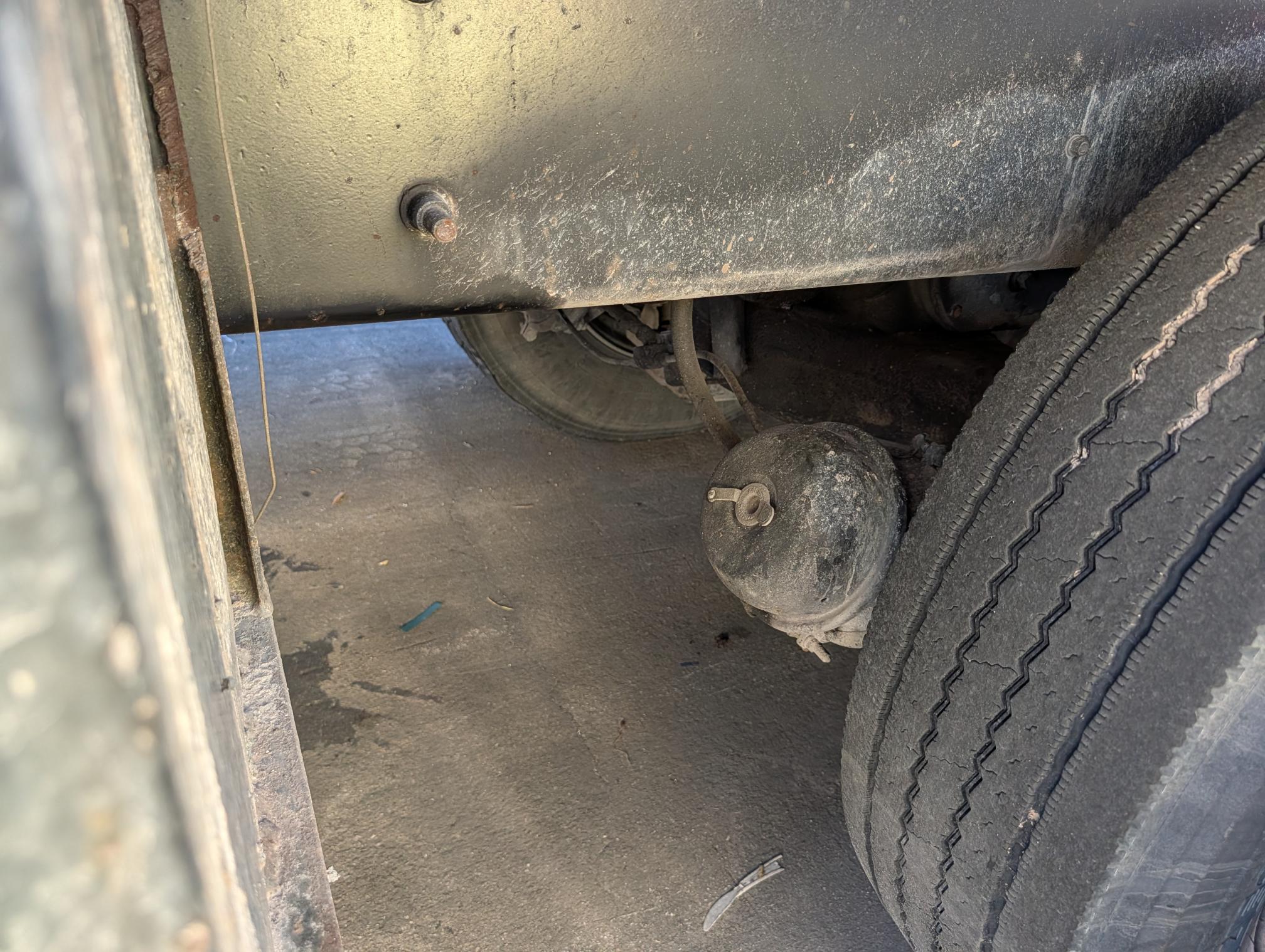 2003 MACK RD688S - Image 32