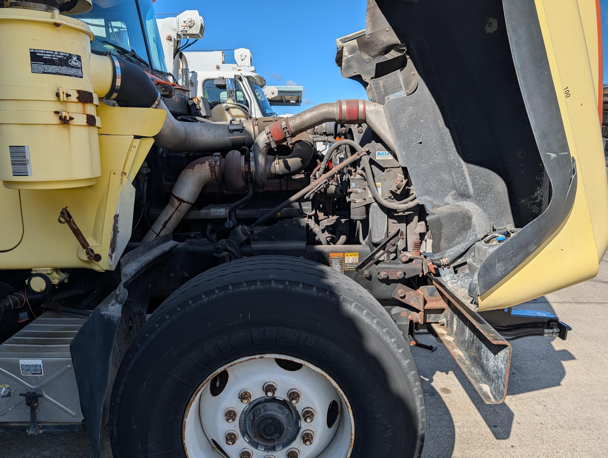 2003 MACK RD688S - Image 55