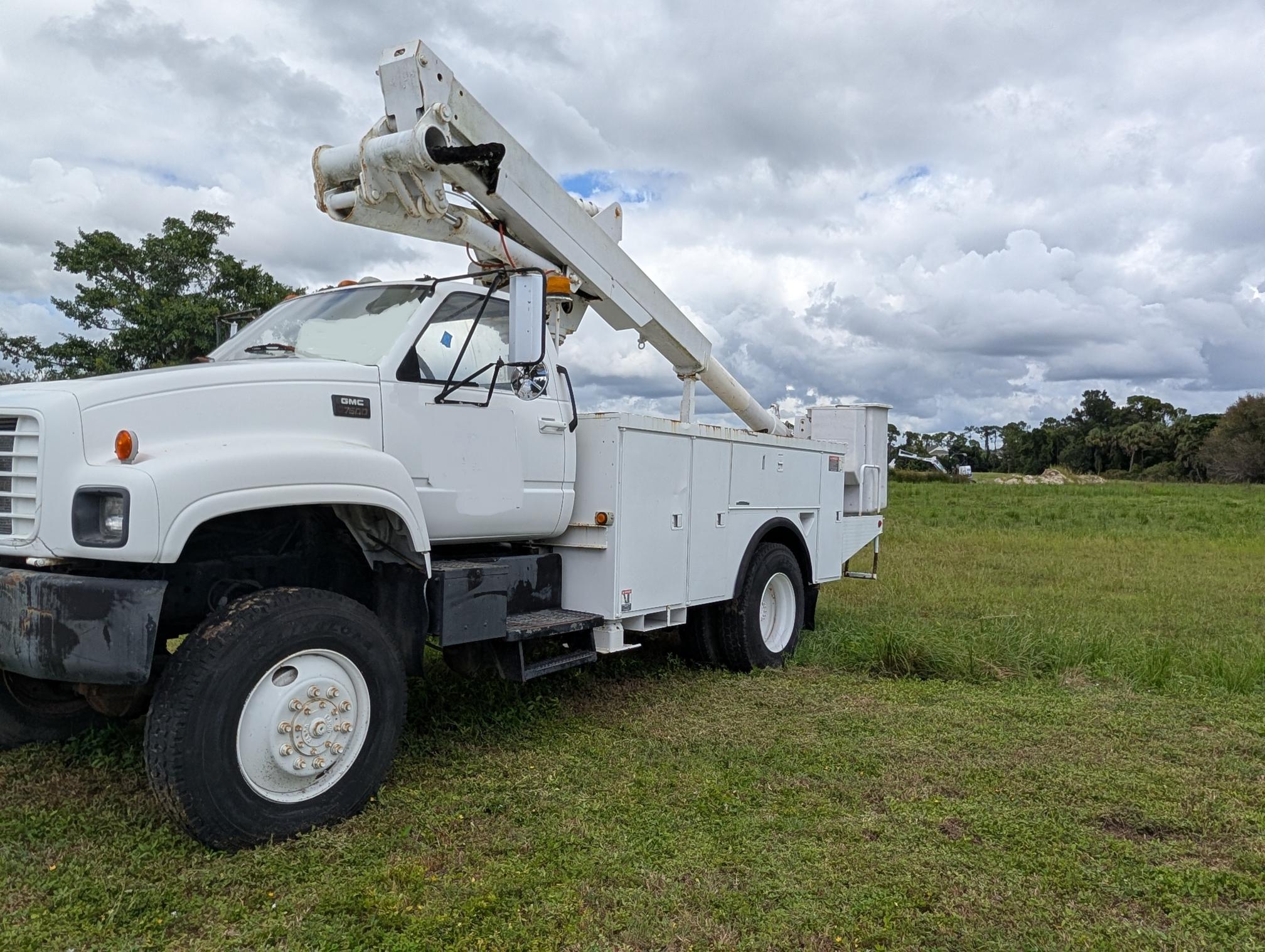 2000 GMC C7500 - Image 2