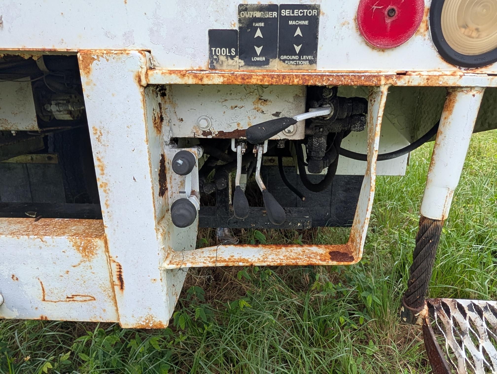 2000 GMC C7500 - view 9 of 48