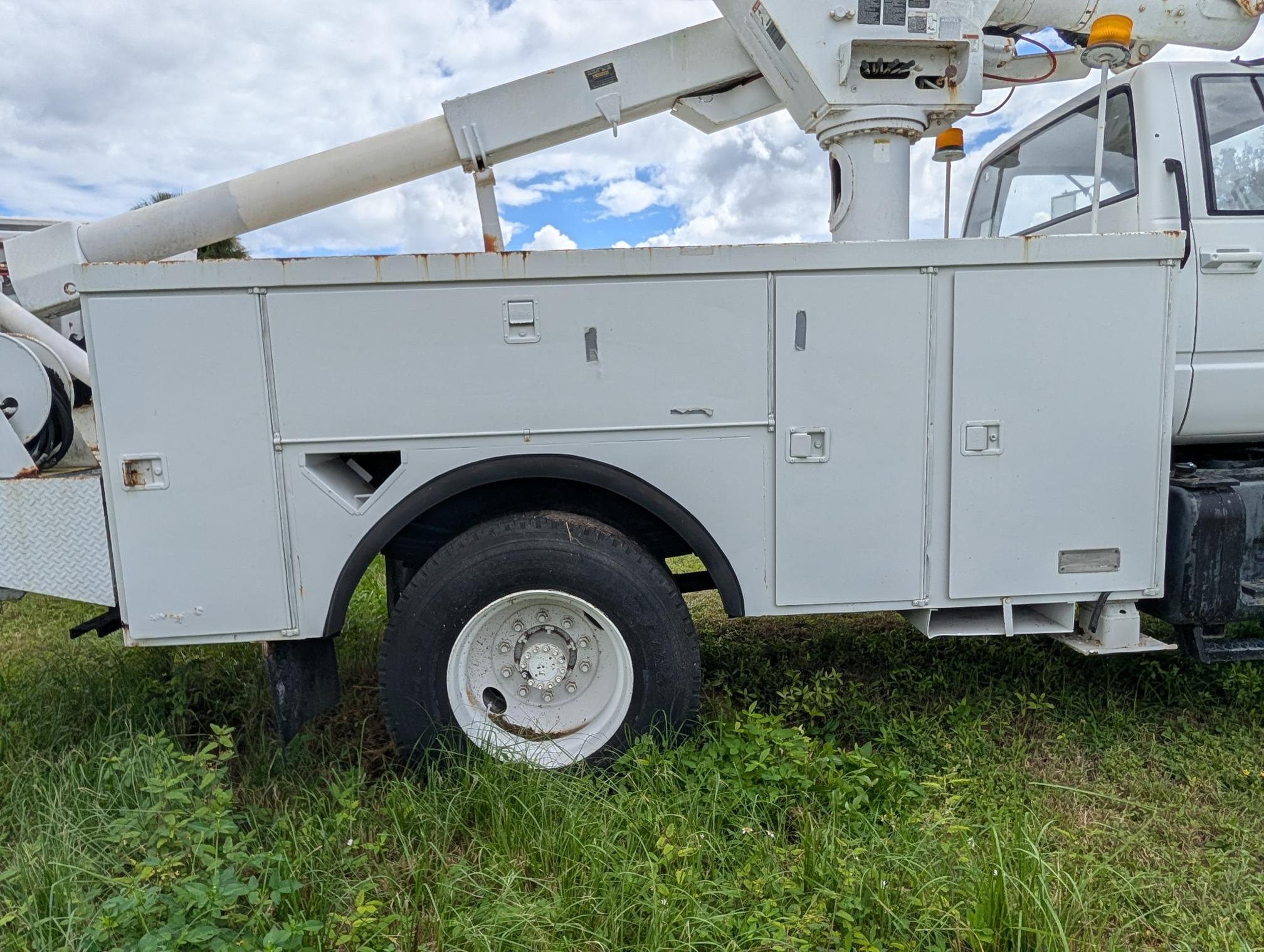 2000 GMC C7500 - Image 13