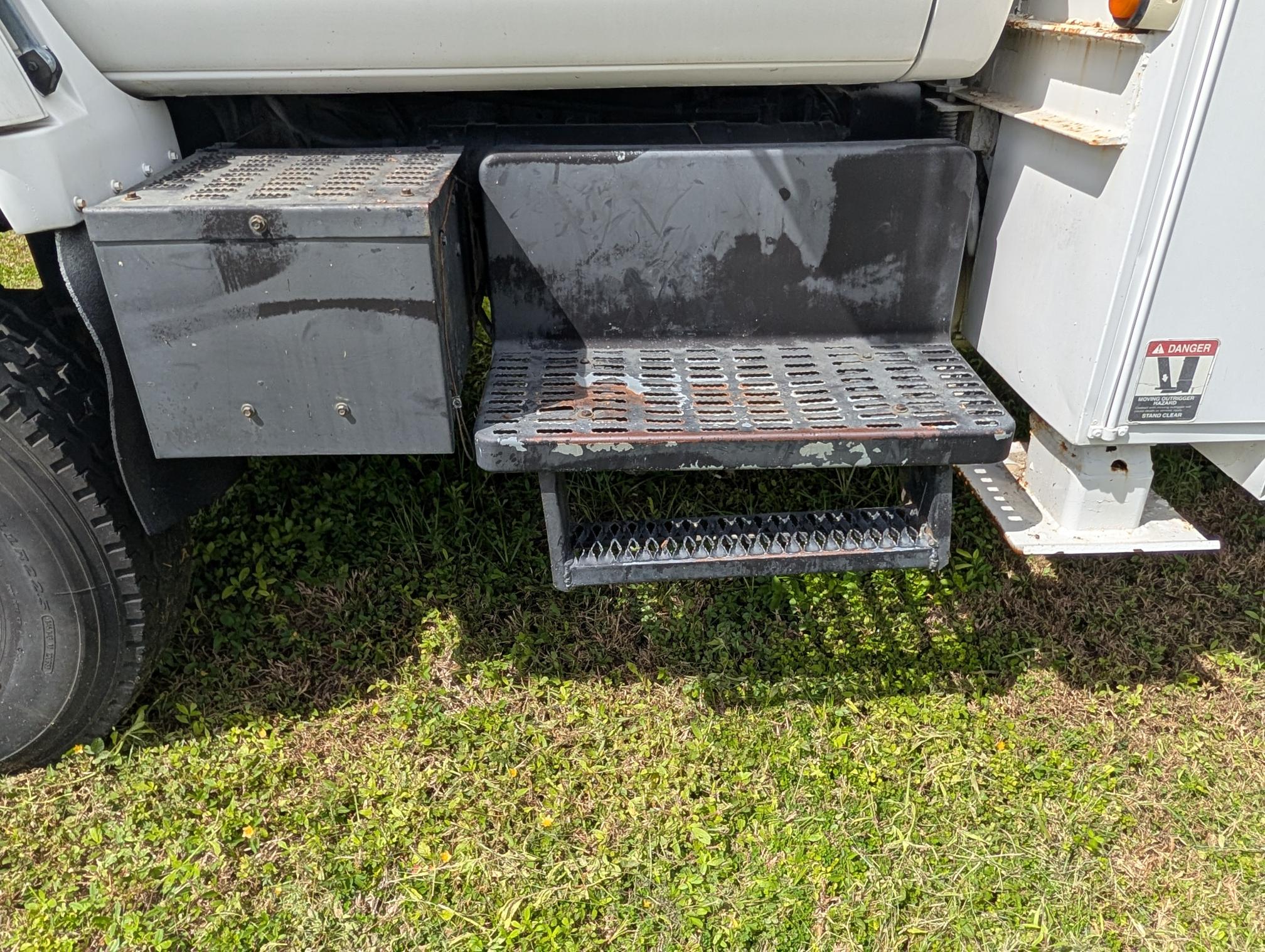 2000 GMC C7500 - Image 43