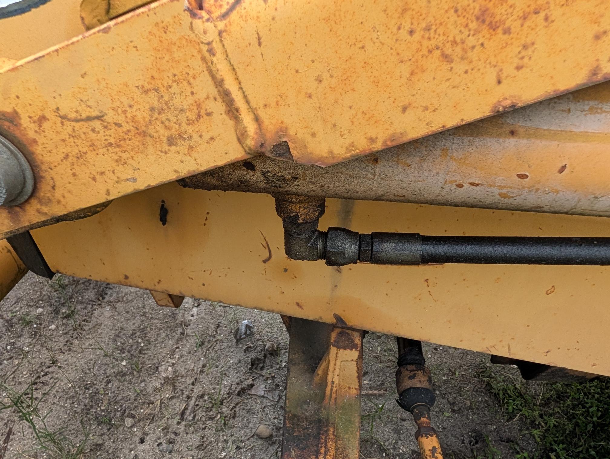 1995 CASE 570LXT - view 18 of 24