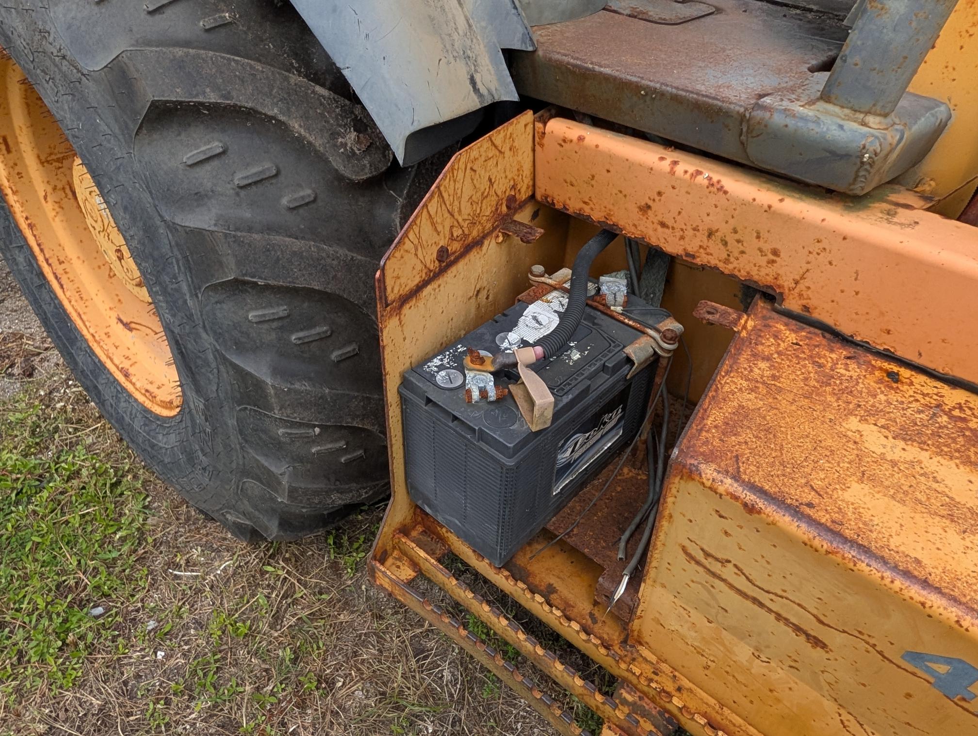 1995 CASE 570LXT - Image 7