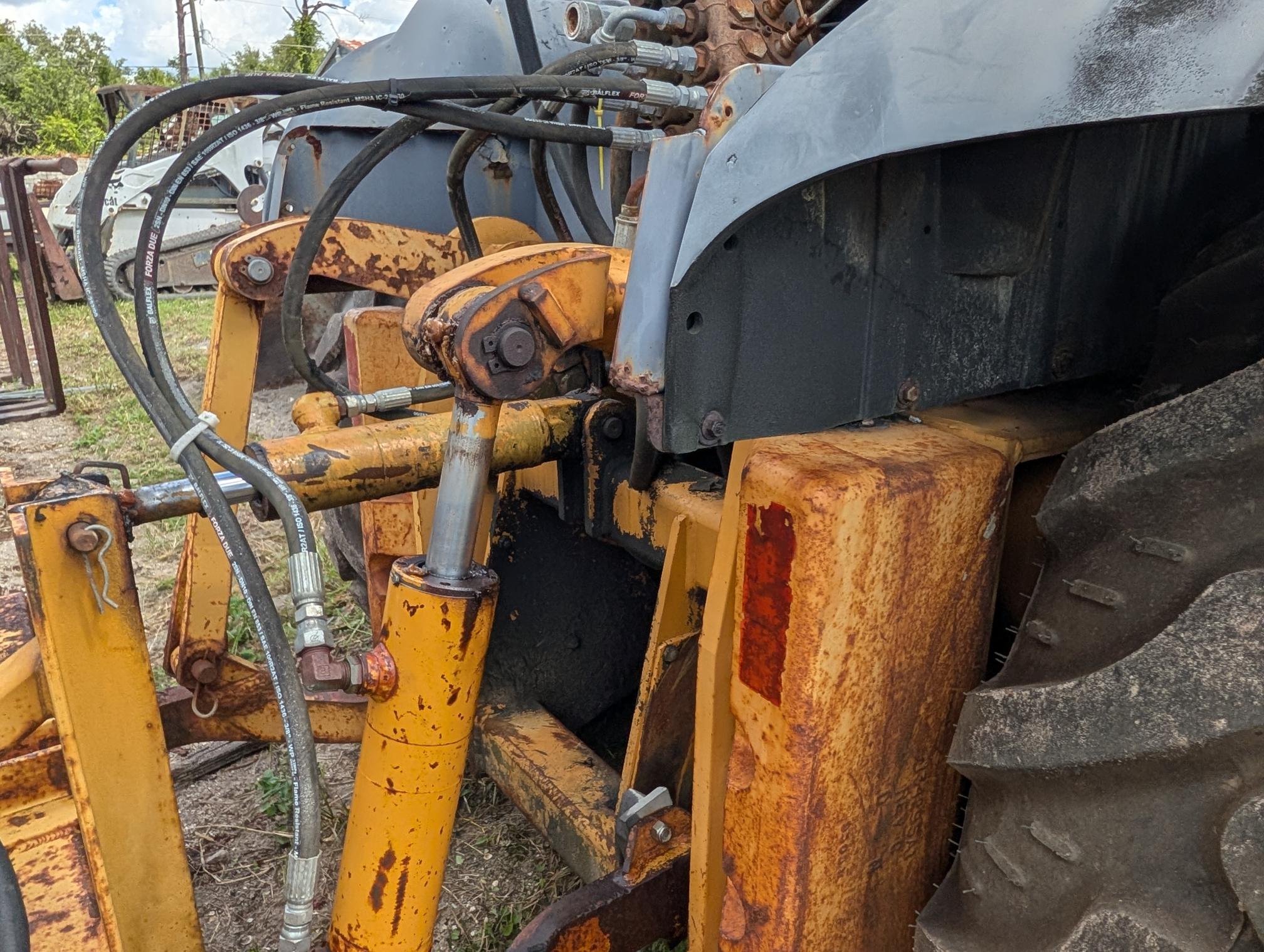 1995 CASE 570LXT - view 14 of 24