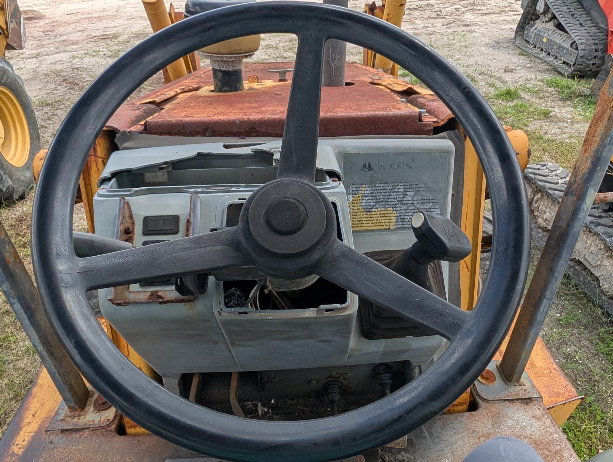 1995 CASE 570LXT - view 20 of 24