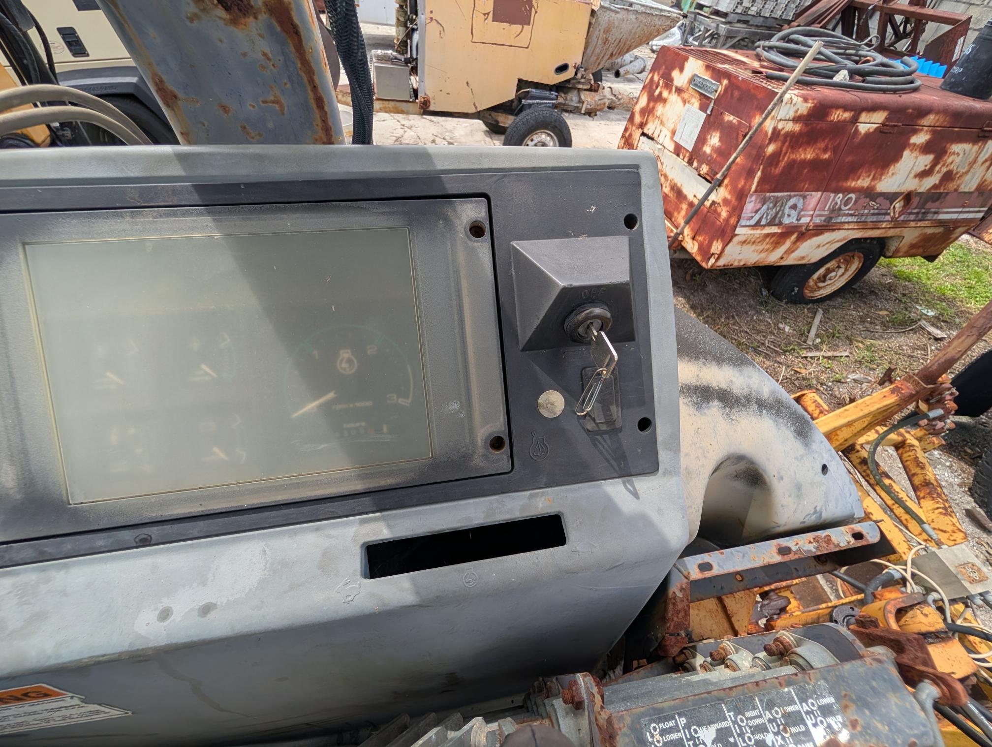 1995 CASE 570LXT - Image 22