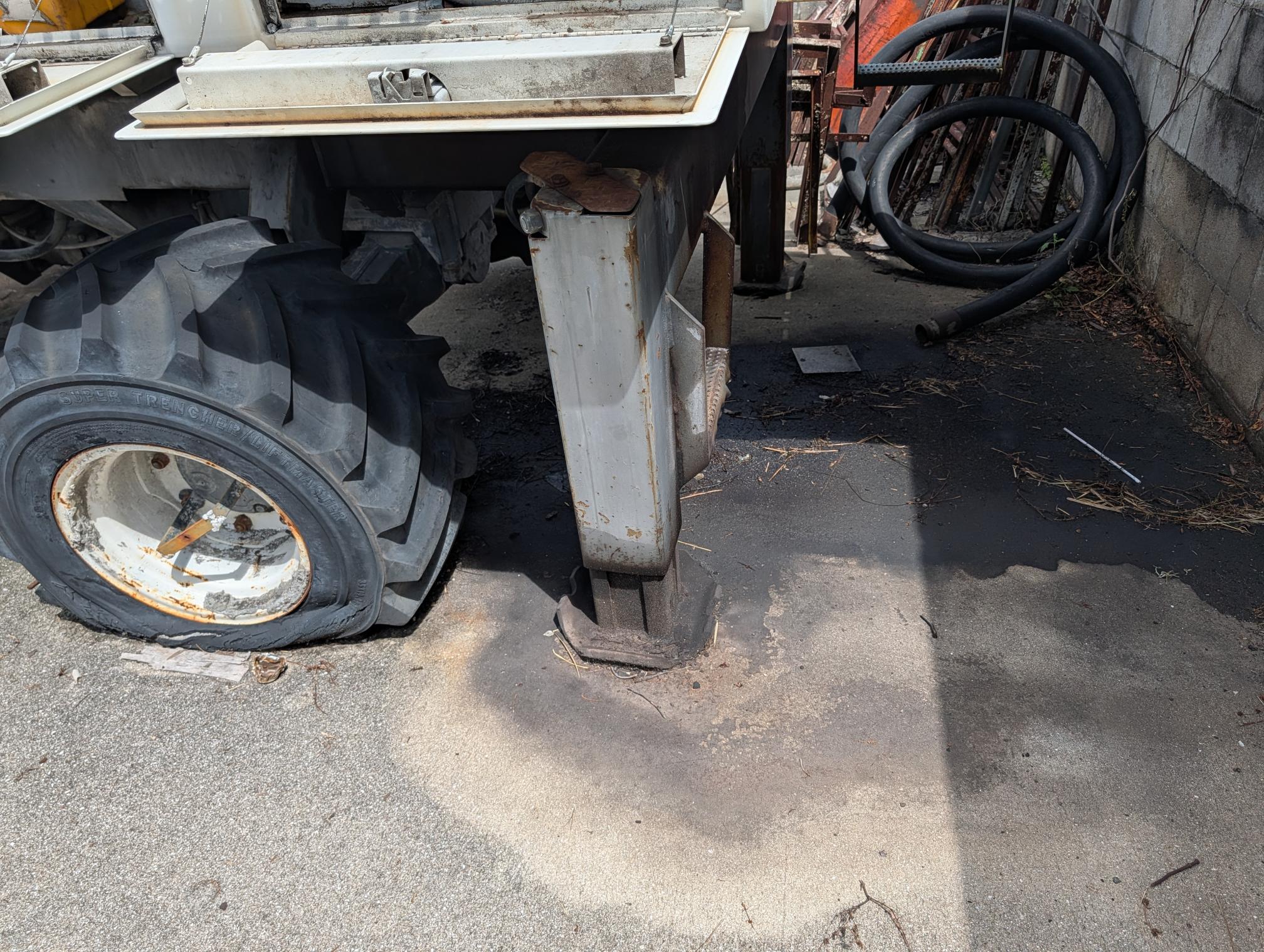 1999 SOMERO S-240 Laser Screed - view 3 of 28