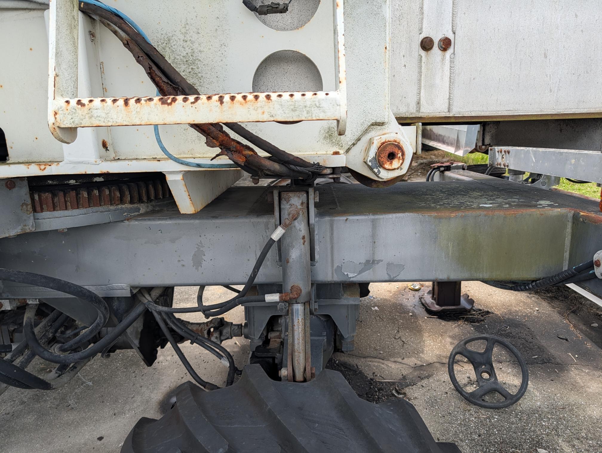 1999 SOMERO S-240 Laser Screed - view 18 of 28