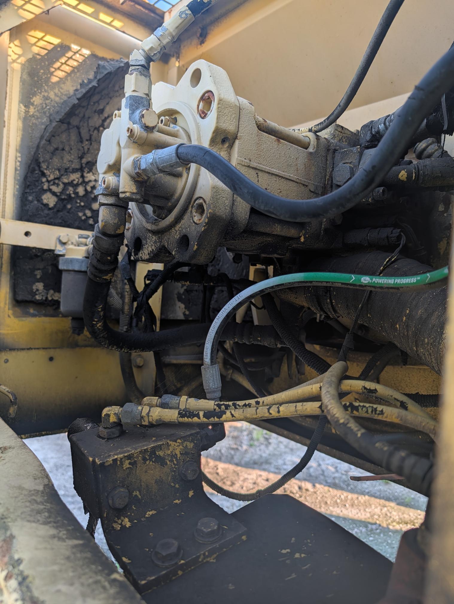 2006 KOBELCO SK330LC - view 17 of 18