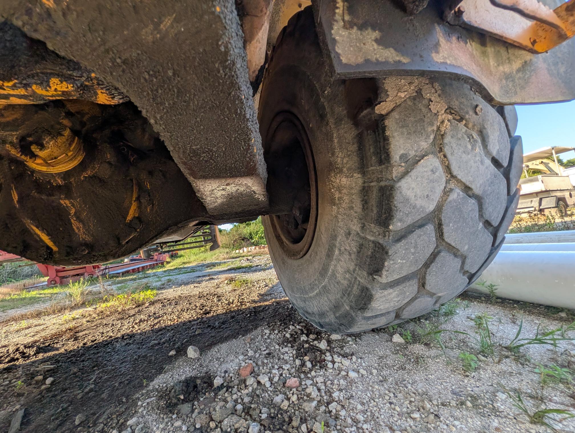 2005 VOLVO A25D - Image 12