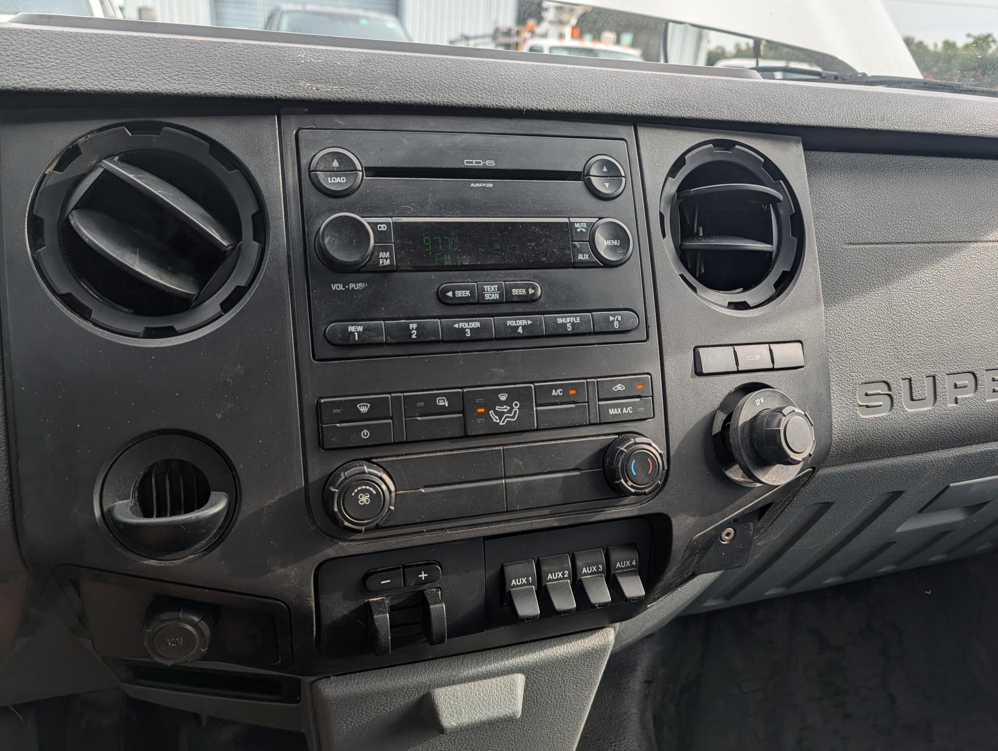 2014 FORD F450 - Image 23