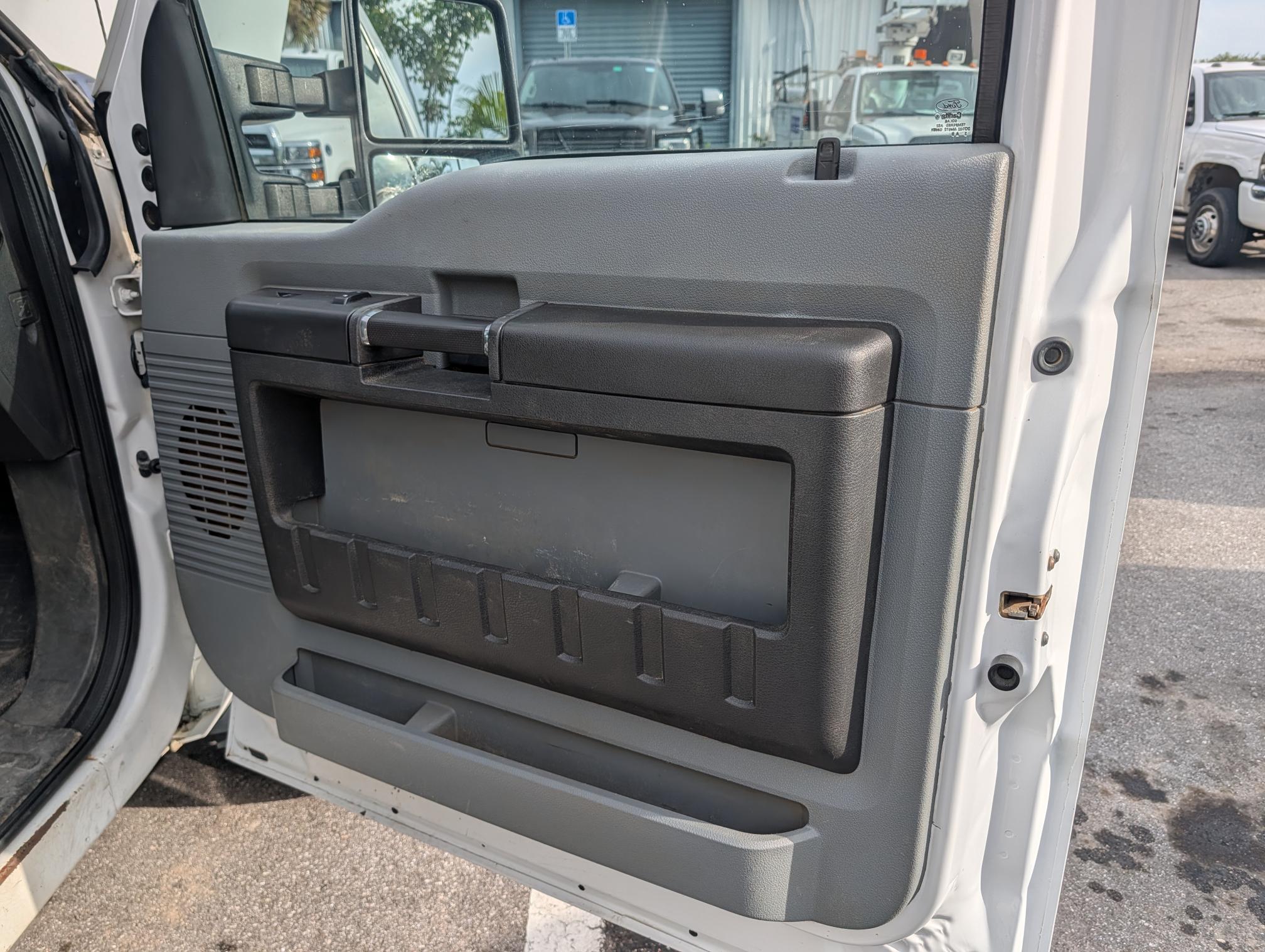 2014 FORD F450 - Image 27