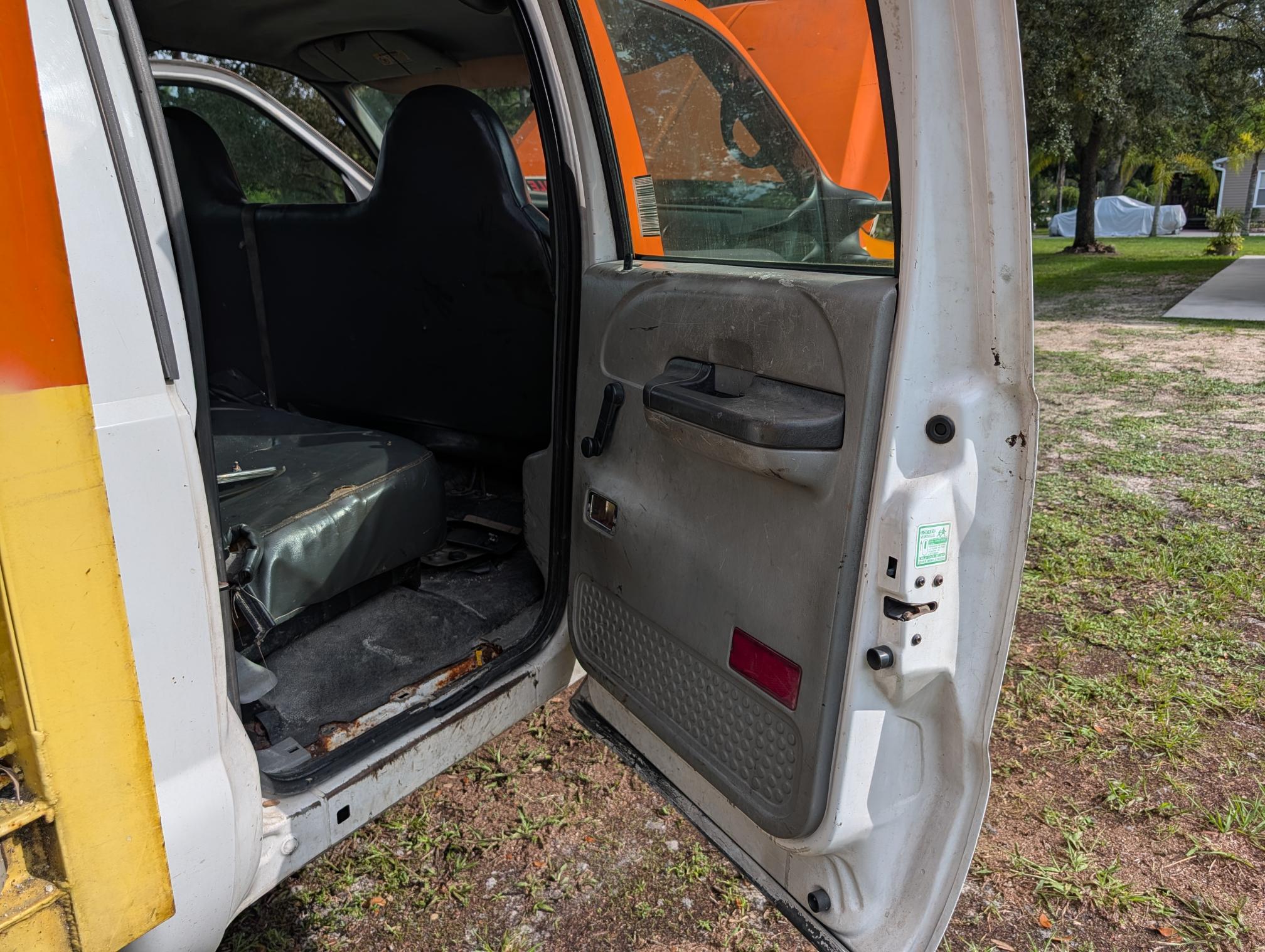 2003 FORD F550 - Image 19