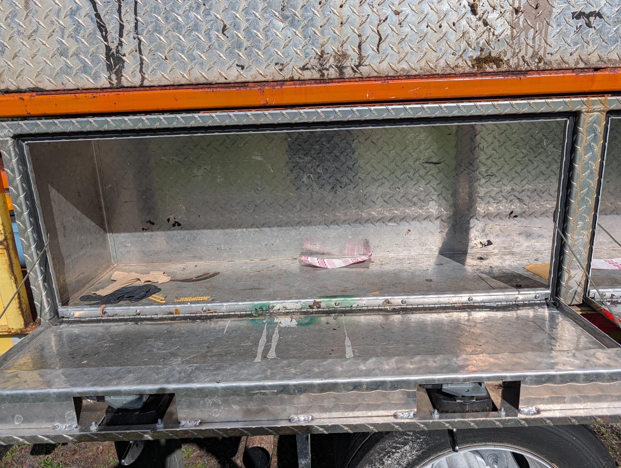 2003 FORD F550 - view 8 of 30