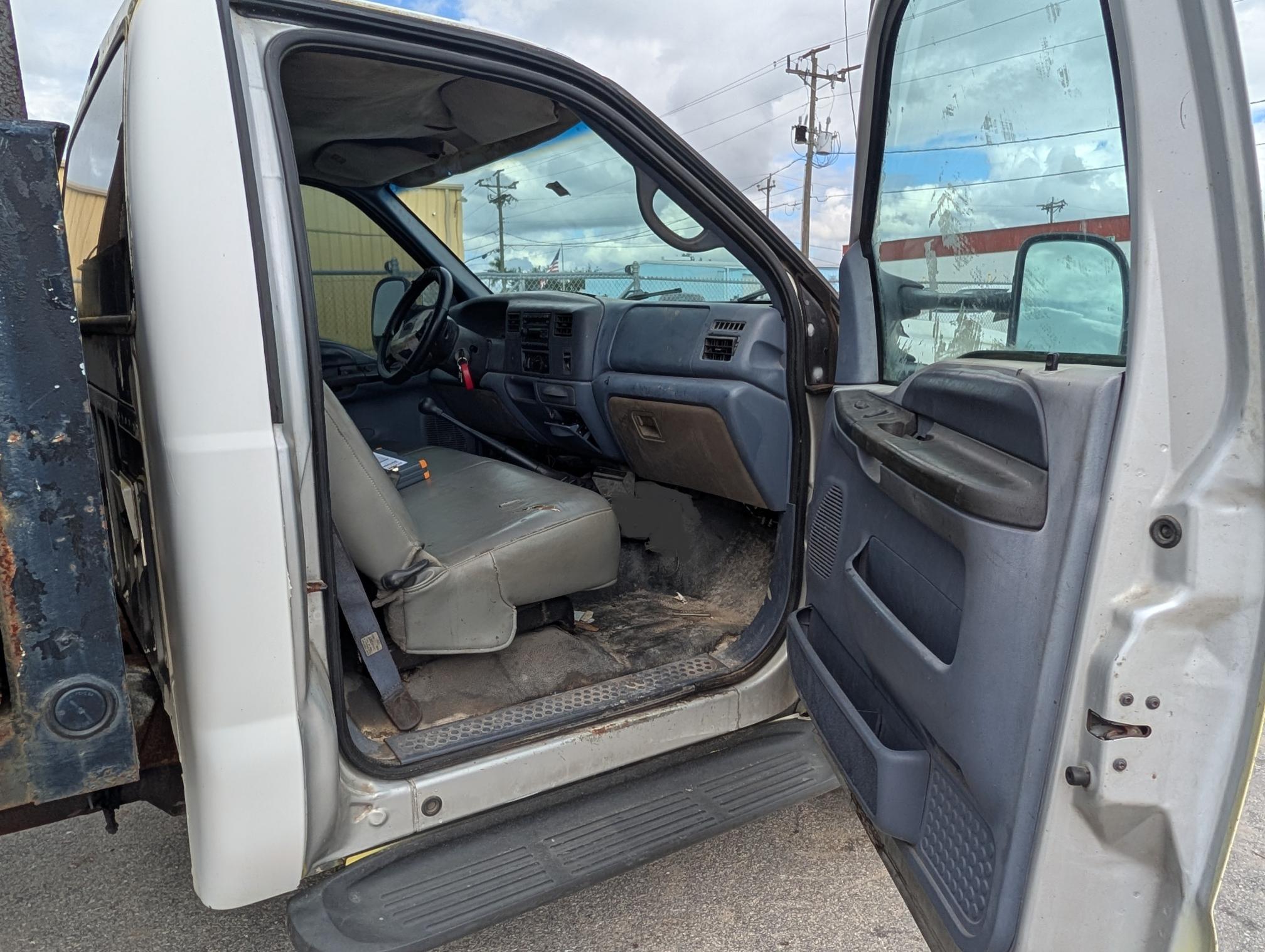 1999 FORD F550 - Image 19