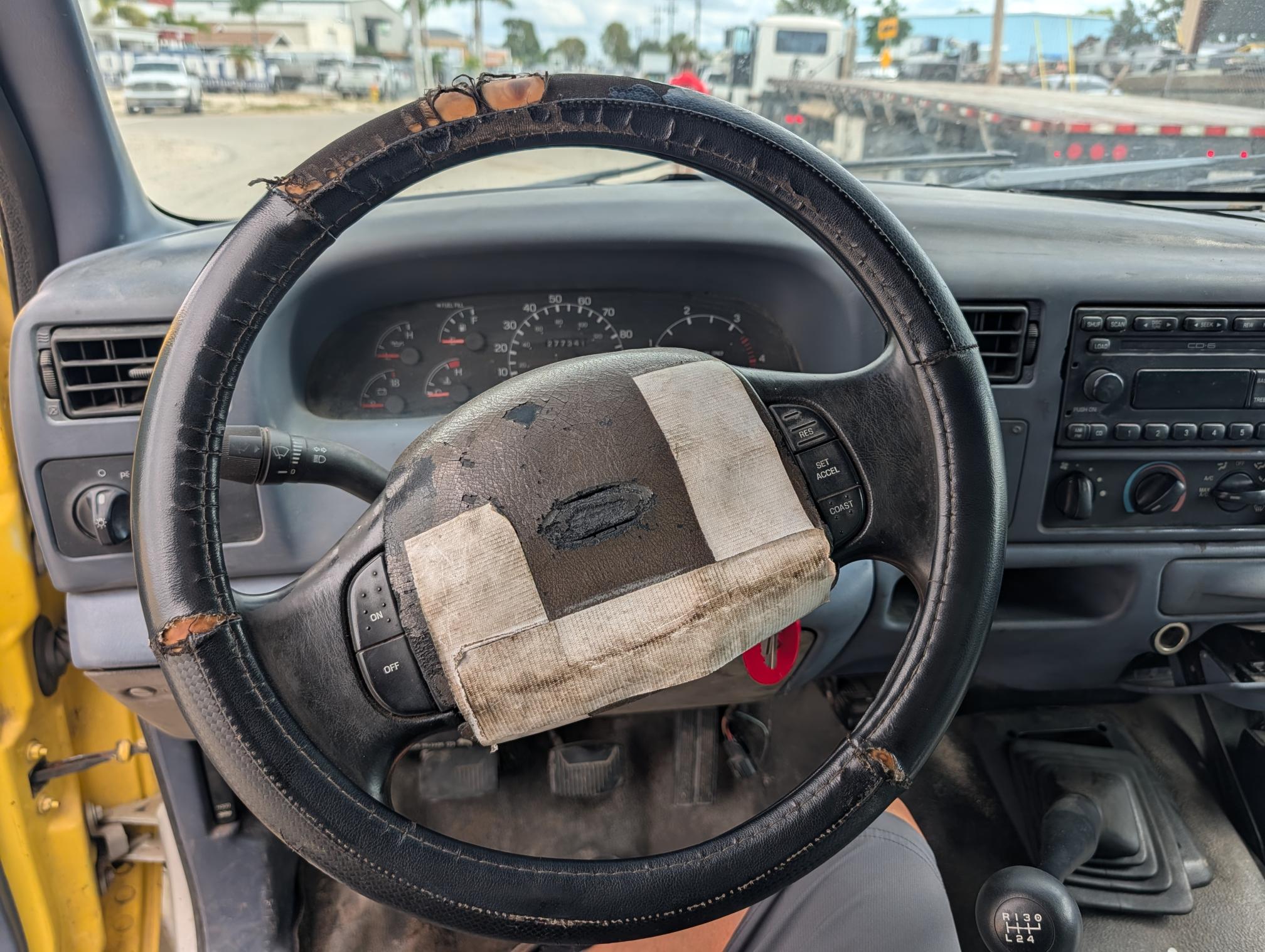 1999 FORD F550 - view 13 of 26