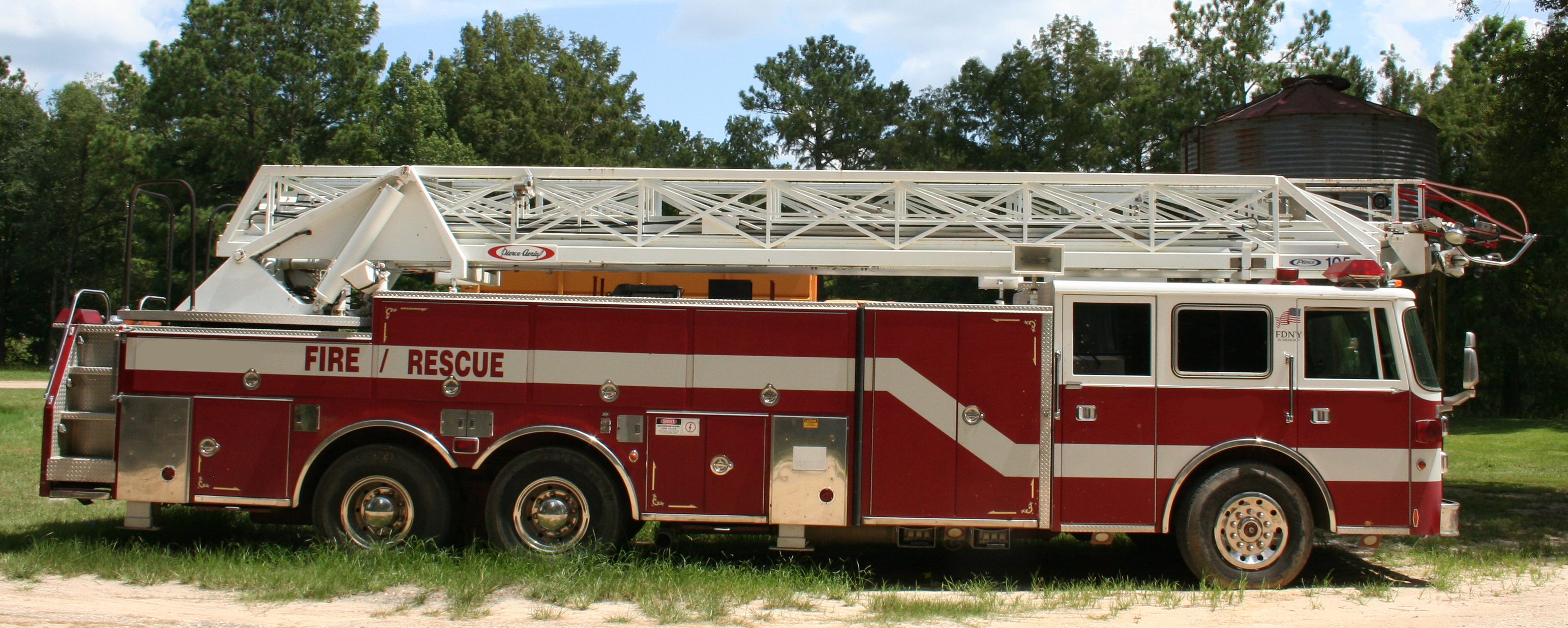 1993 PIERCE E-7749 - view 9 of 52