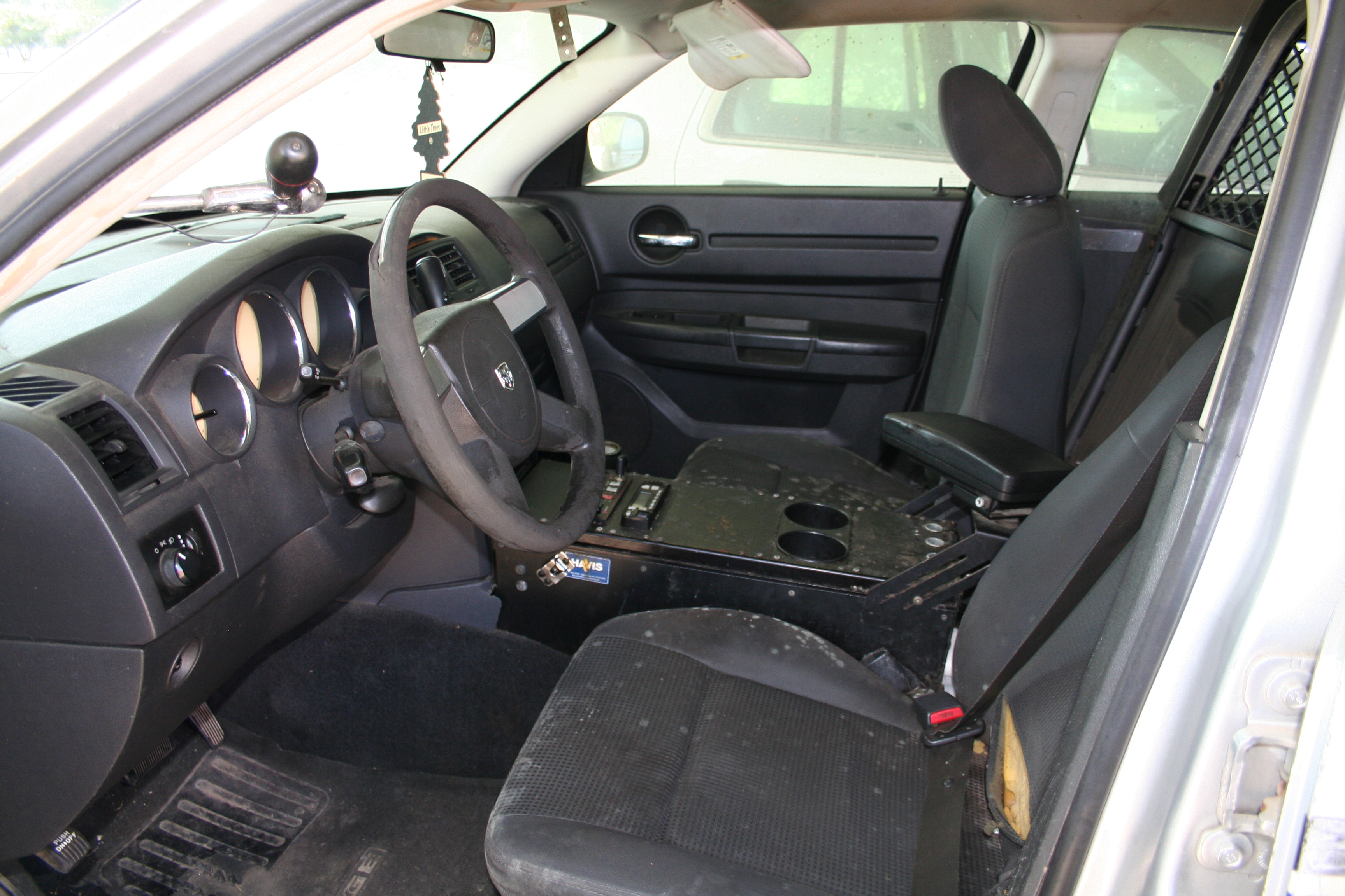 2010 DODGE Charger LX - view 4 of 12