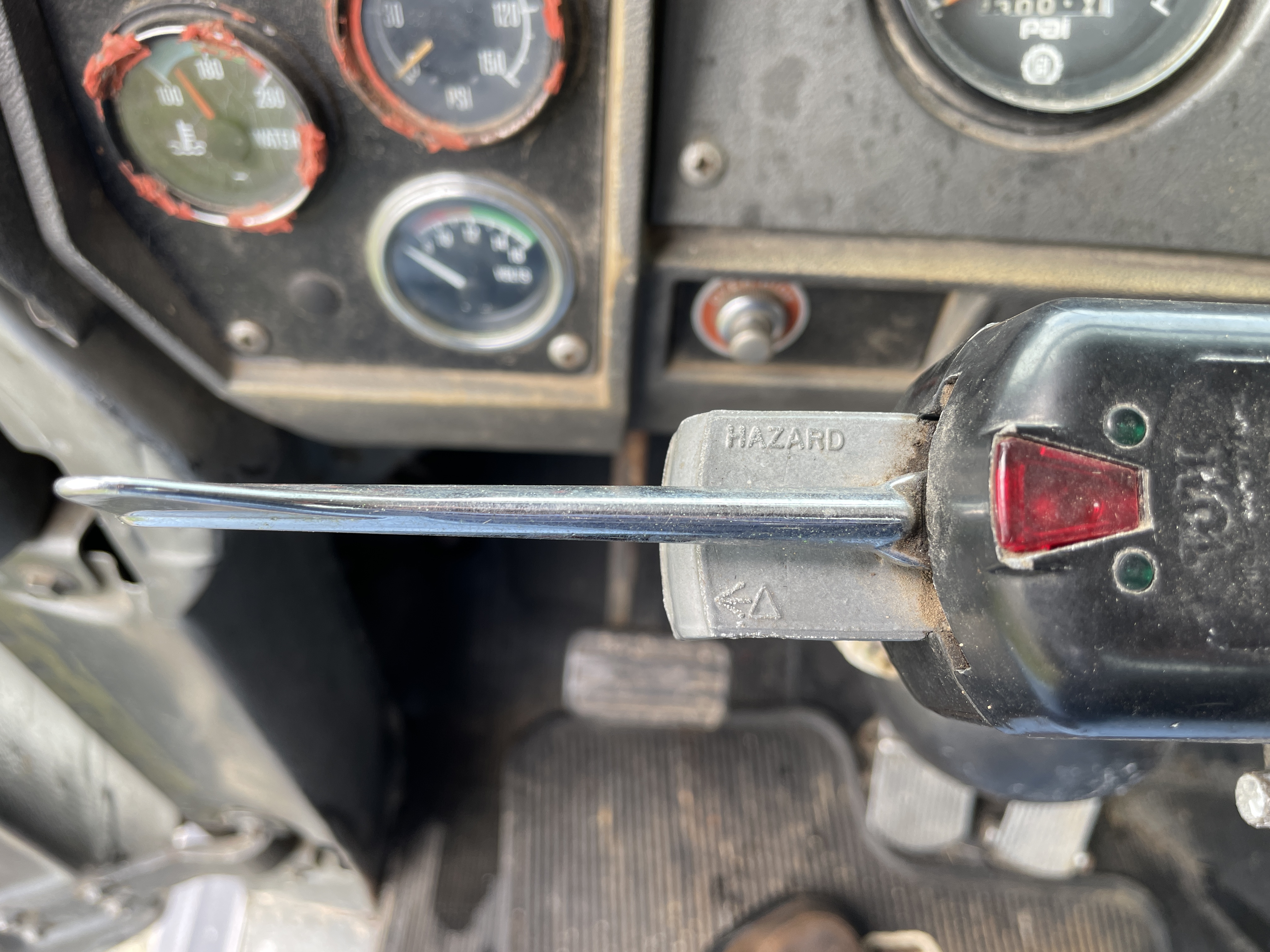 1989 MACK R688ST - Image 21