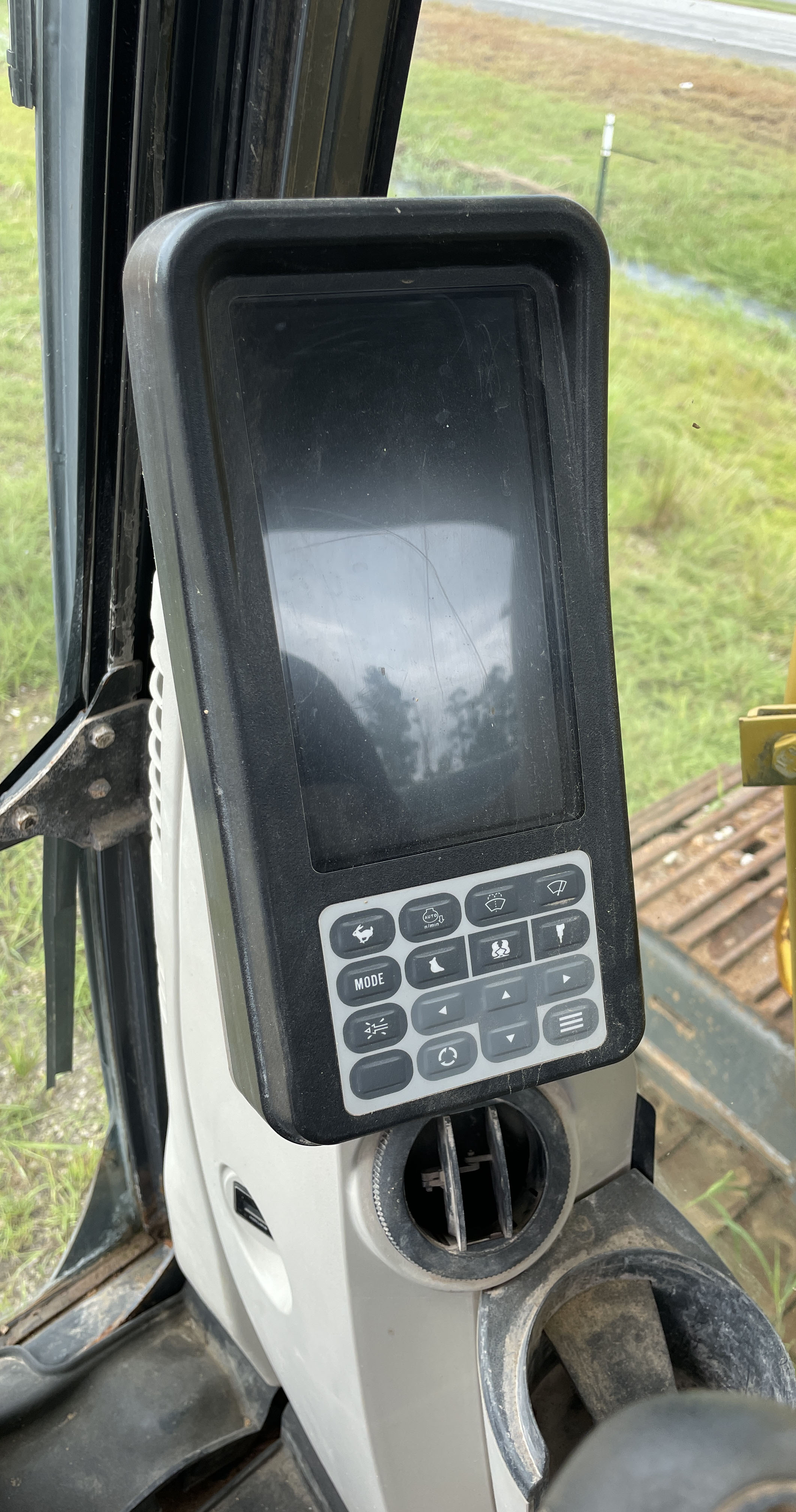 2014 KOBELCO SK140 SRLC-3 - view 16 of 21