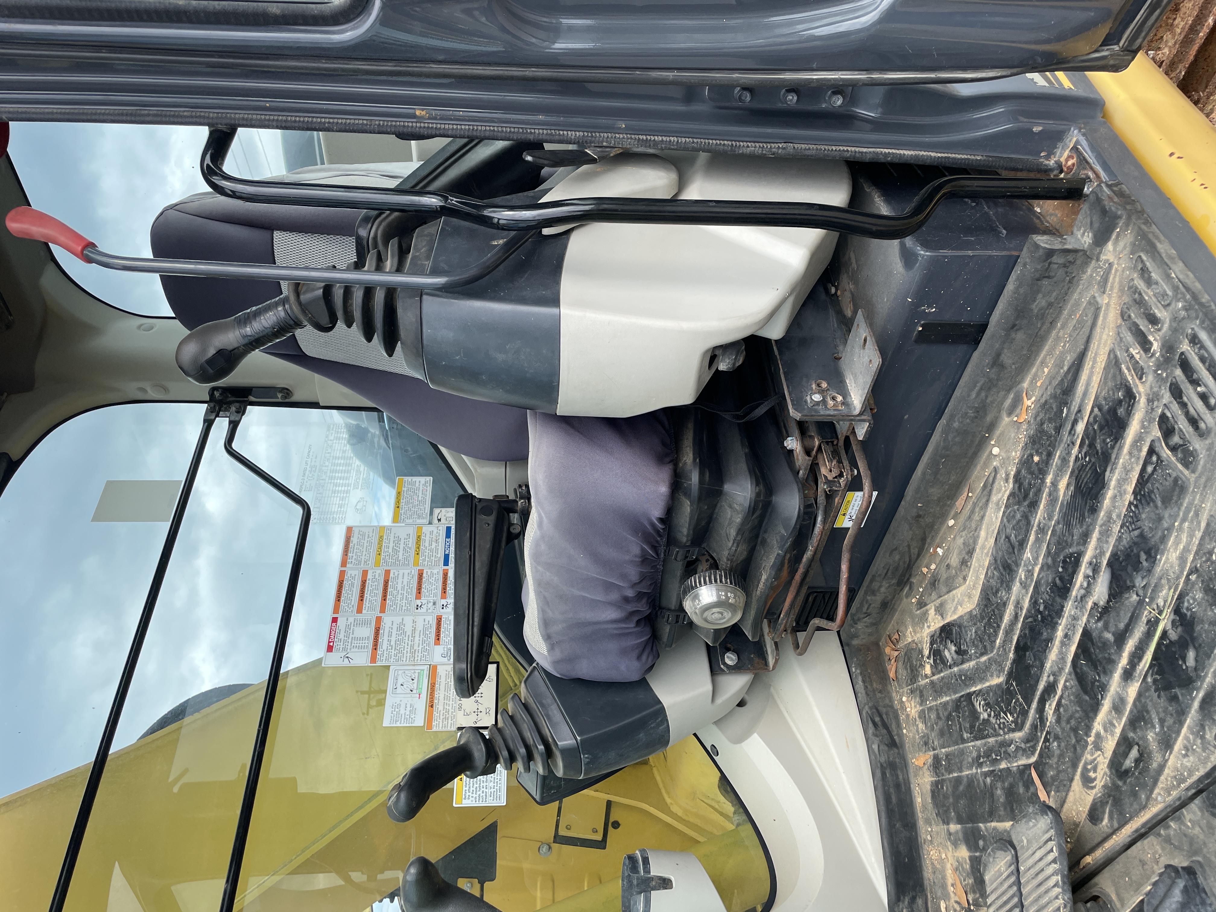 2014 KOBELCO SK140 SRLC-3 - view 14 of 21