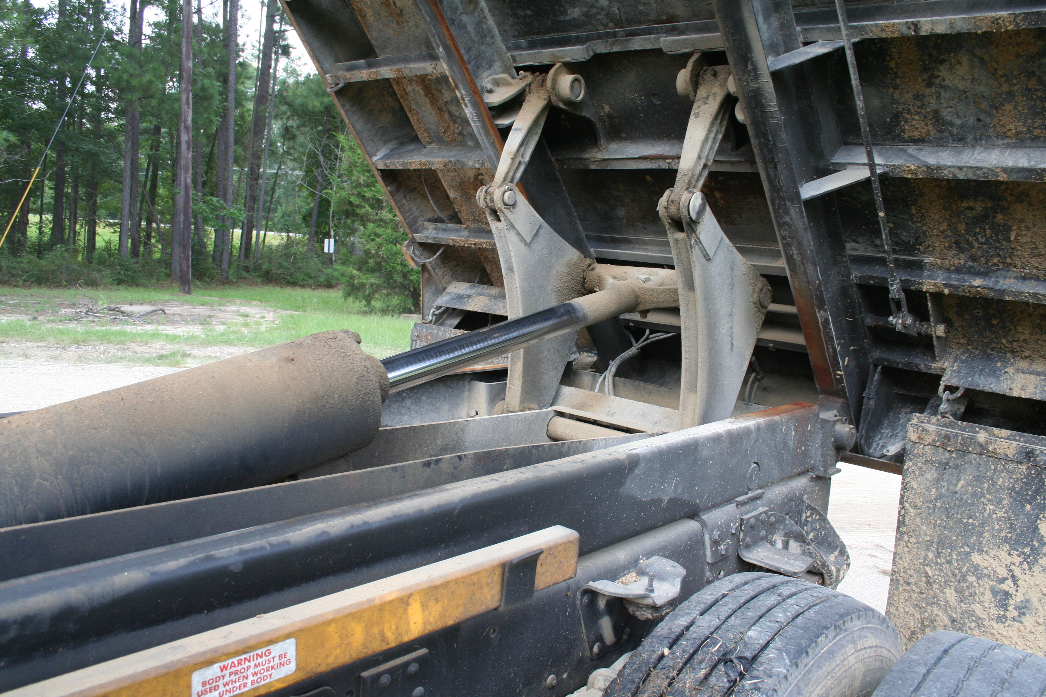 2002 GMC C7 - view 10 of 25