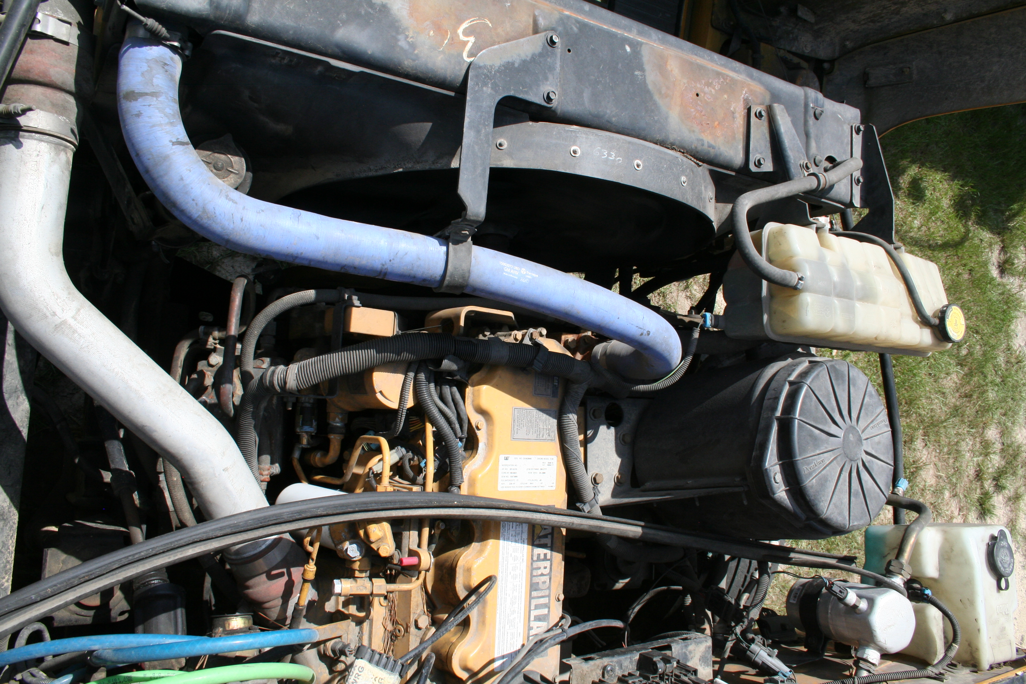 2002 GMC C7 - Image 15