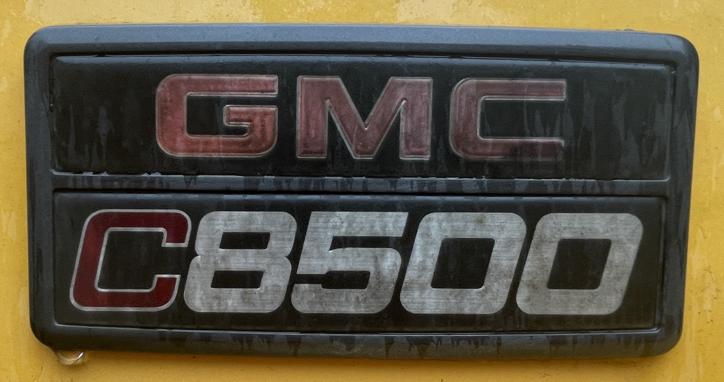 2002 GMC C7 - Image 8